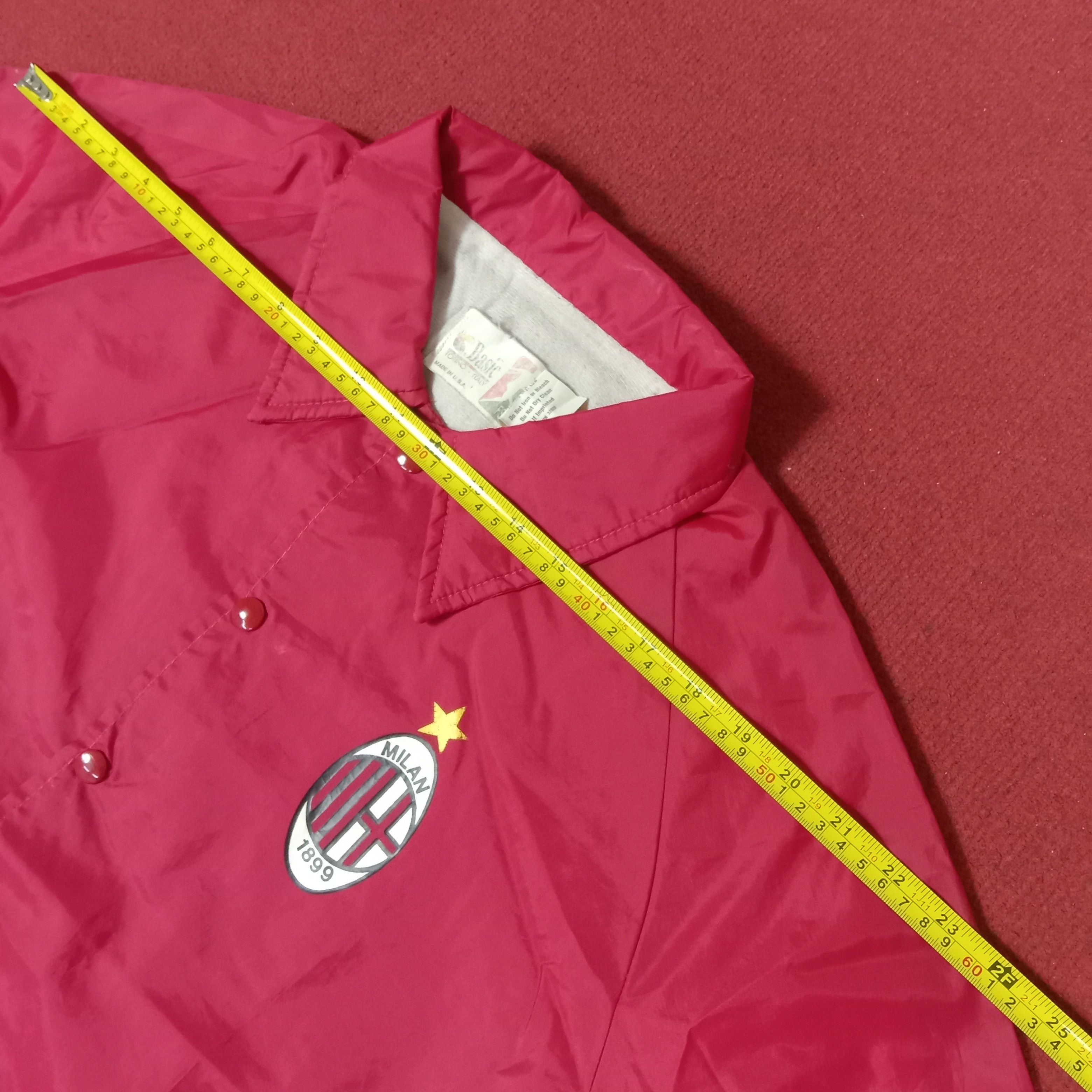 Vintage AC Milan Football Club Sportswear Windbreaker Style Jacket Size US L / EU 52-54 / 3 - 11 Thumbnail