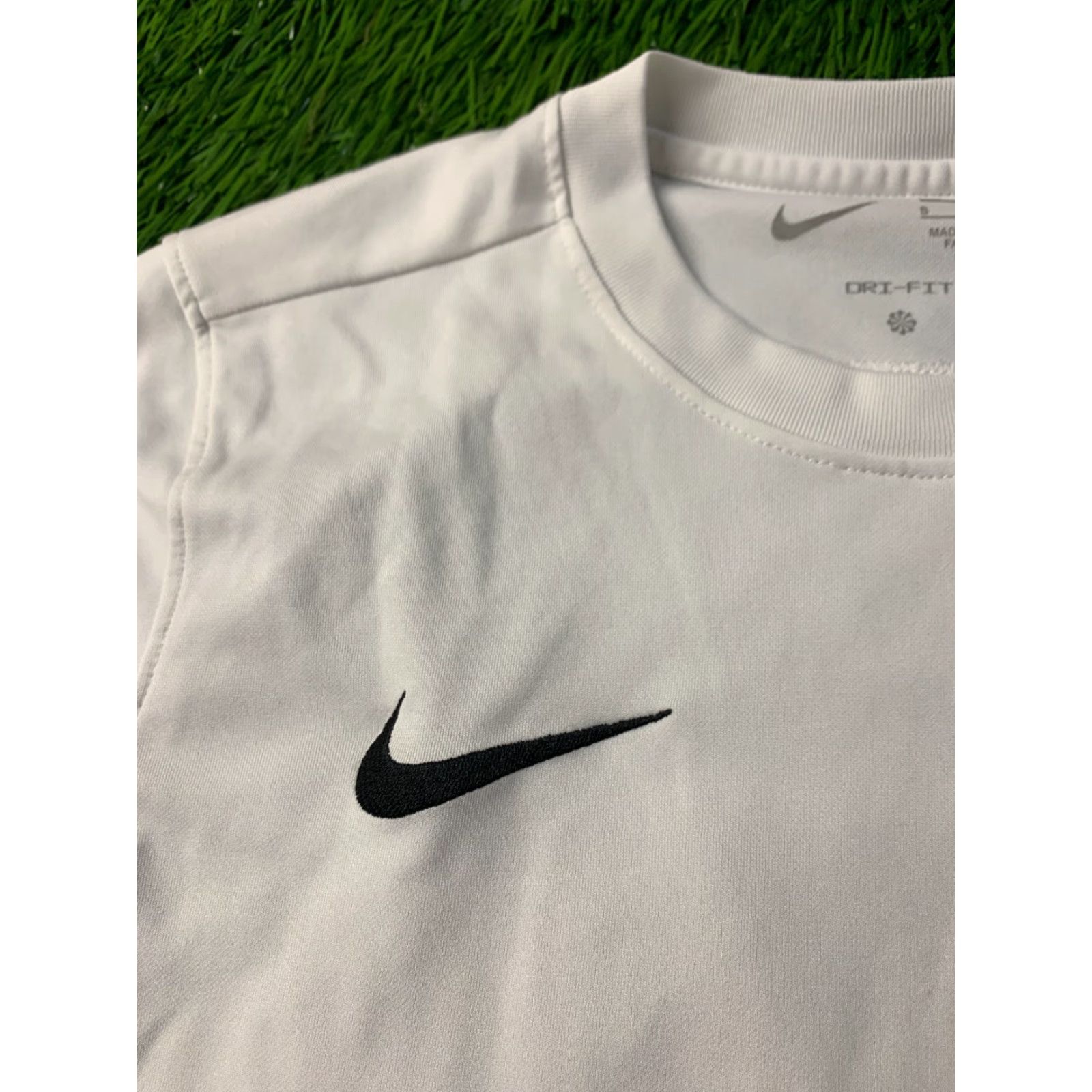 Nike Nike Dri-Fit Park Original 2023 Men Football Training Shirt Jersey Tee Size S White Nike Park Shirt Men S Football Summer 2023 Mens Size US S / EU 44-46 / 1 - 3 Thumbnail