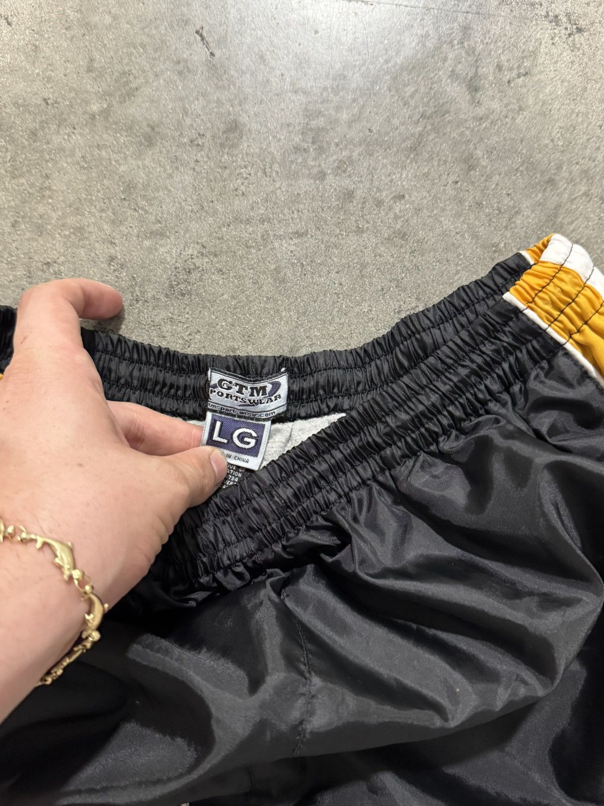 Vintage Y2K Vintage Black and Yellow Track Pants Medium Size US 32 / EU 48 - 2 Thumbnail