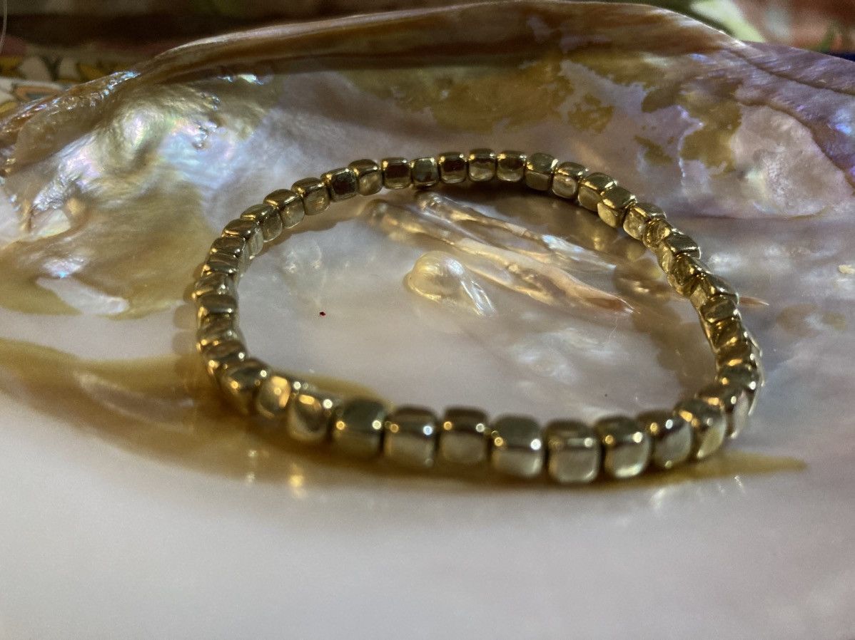 Other Gold coloured square beaded bracelet Size ONE SIZE - 1 Thumbnail