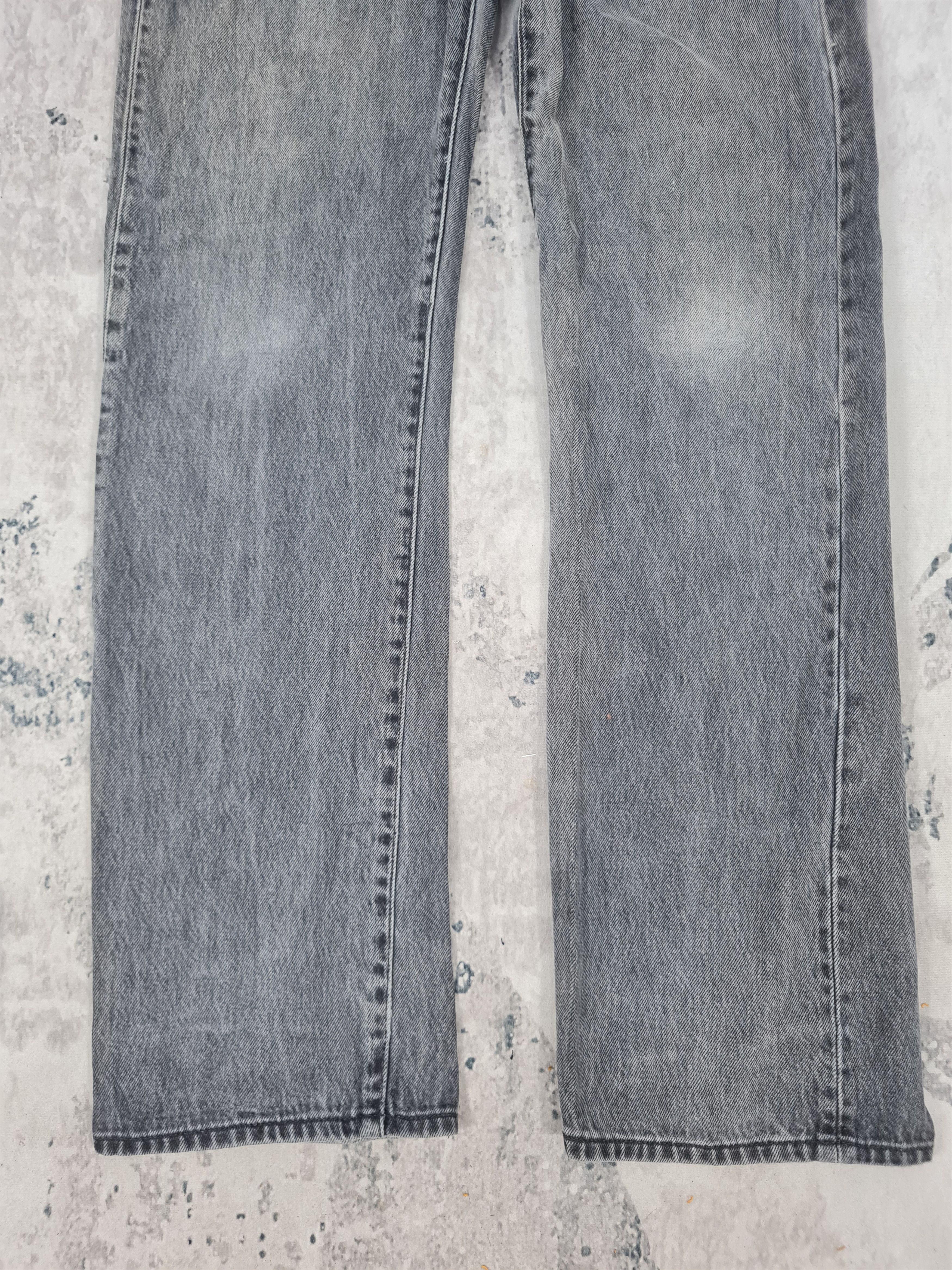 Levi's Vtg LEVIS 501 Black Sun Faded Ripped Jeans L0398 Size 34X33 Size US 34 / EU 50 - 3 Thumbnail