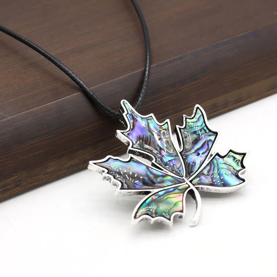 Jewelry Multicolor Leaf Shape Pendant Necklaces Size ONE SIZE - 2 Thumbnail