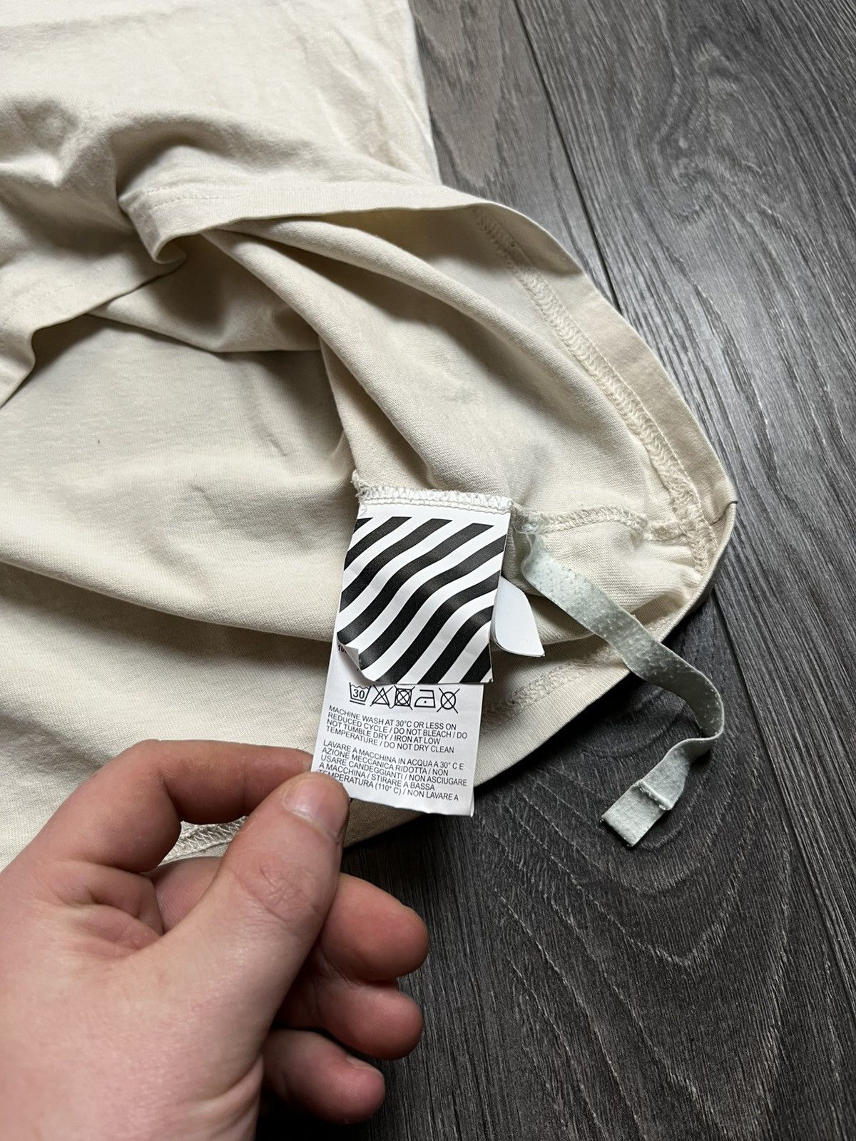 Off-White Off-White Floral Arrows Logo T-Shirt Cream/Beige Size L / US 10 / IT 46 - 11 Thumbnail