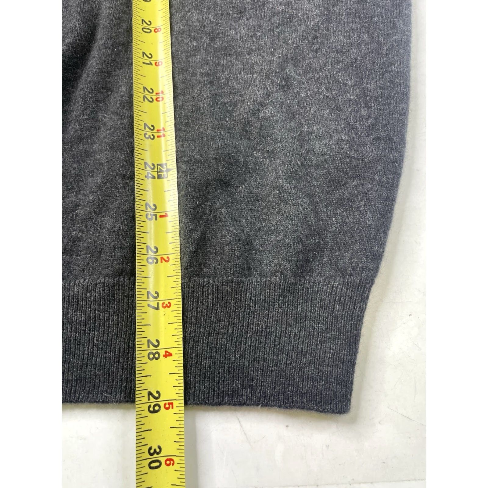 Neiman Marcus VINTAGE Neiman Marcus 100% Cashmere V Neck Sweater-Men's 2XL Dark Gray Luxury Size US XXL / EU 58 / 5 - 5 Thumbnail