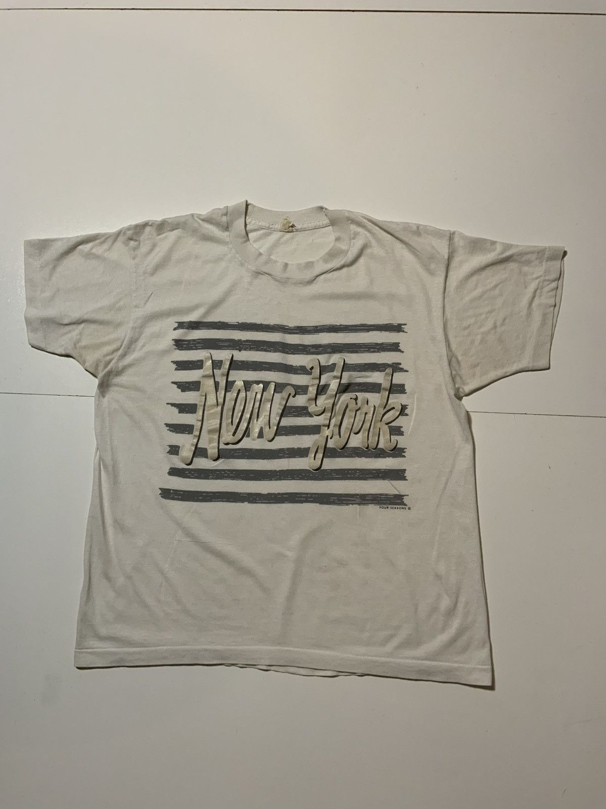Vintage Vintage New York Four Seasons Single Stitch Souvenir T-Shirt Size US L / EU 52-54 / 3 - 1 Thumbnail