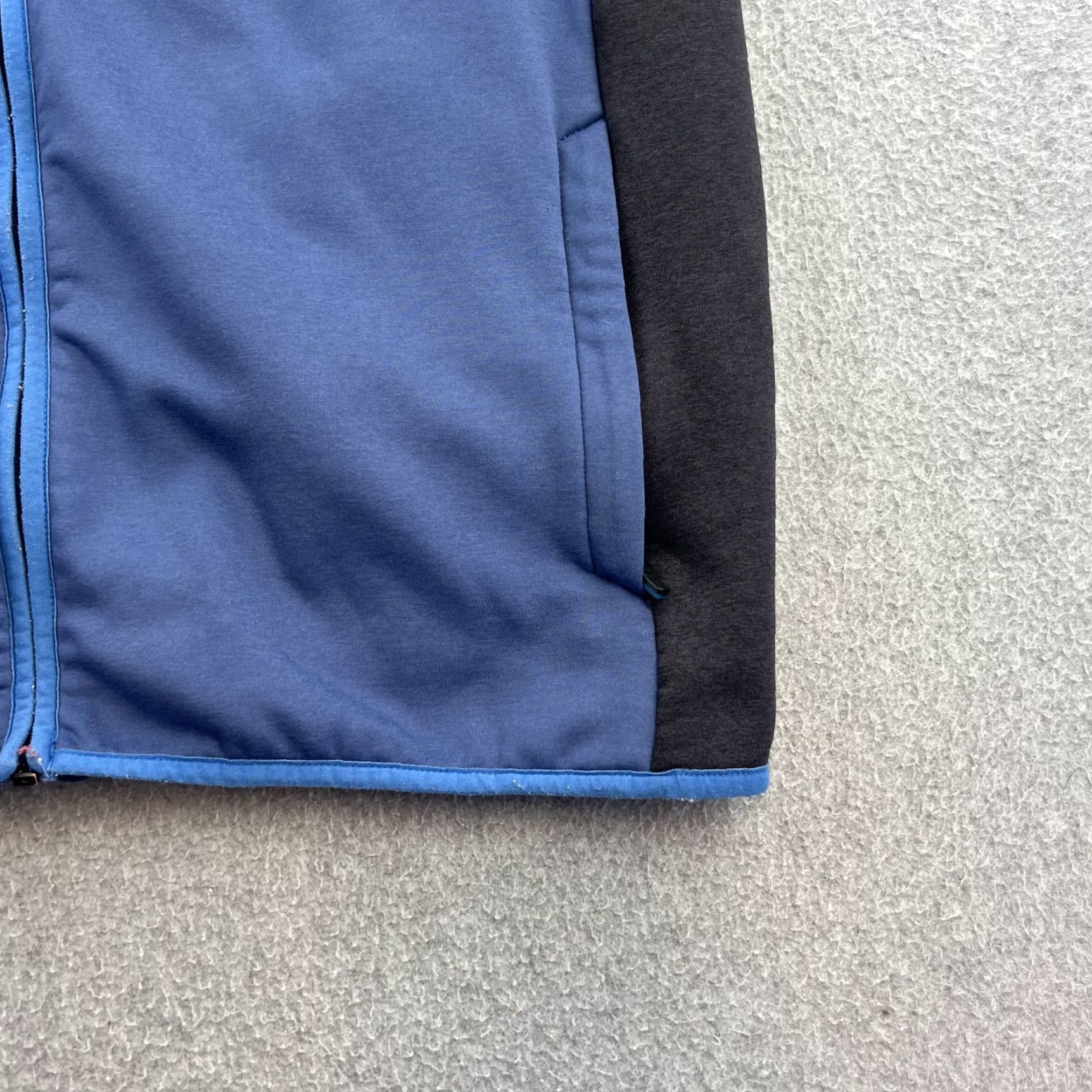 Vineyard Vines Vineyard Vines Vest Mens Medium Blue Full Zip Sleeveless Outdoor Performance Windbreaker Softshell Pockets Logo Zipper Casual Travel Workwear Mens Size US M / EU 48-50 / 2 - 5 Thumbnail