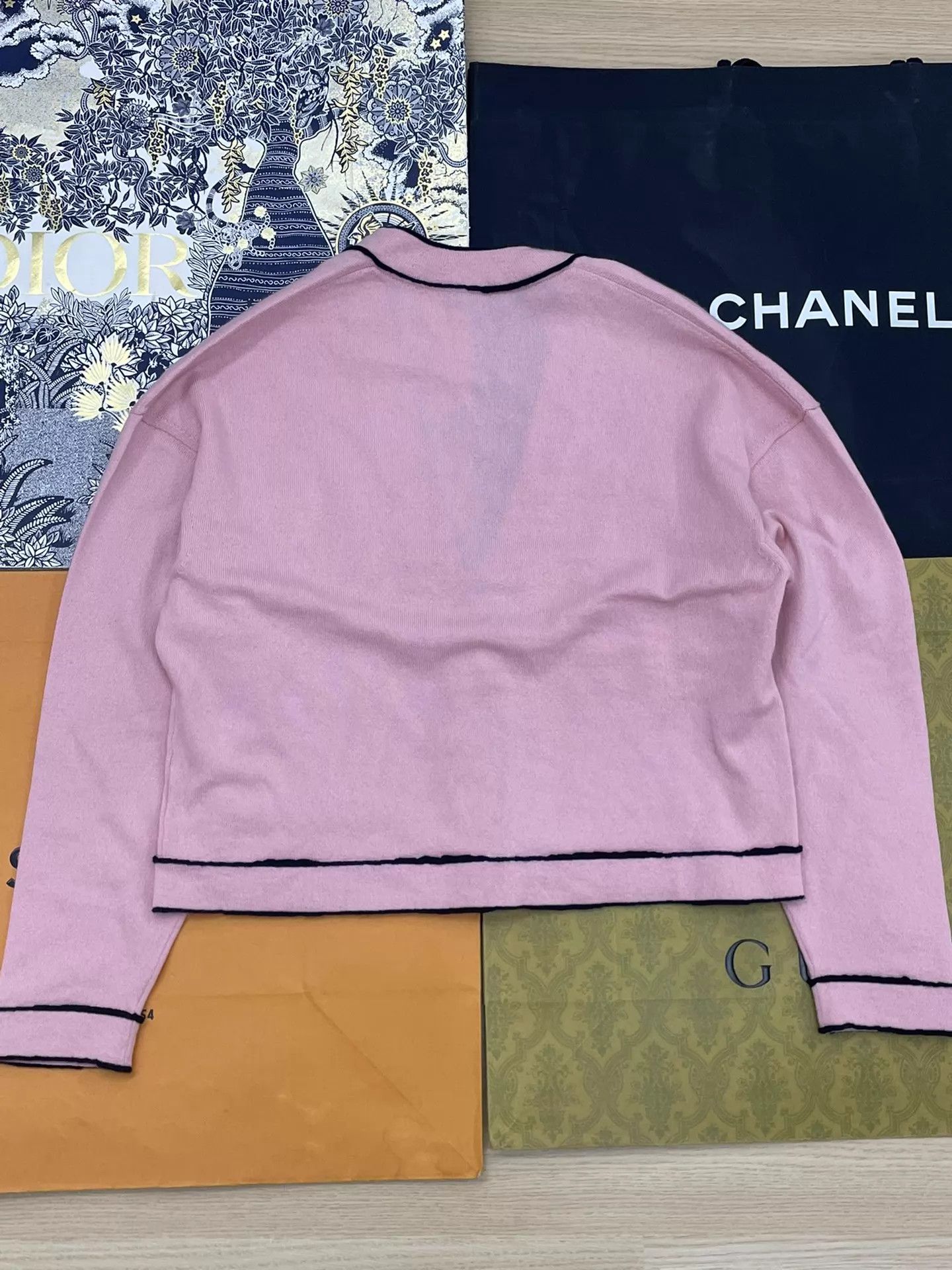 Chanel Chanel Pink Four-Pocket Cashmere Hoodie Size 36 Size XS / US 0-2 / IT 36-38 - 3 Thumbnail
