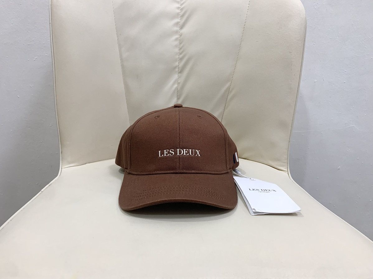 Les Deux LES DEUX COPENHAGUE SS23 LENS BASEBALL CAP (SAMPLE) Size ONE SIZE - 1 Thumbnail