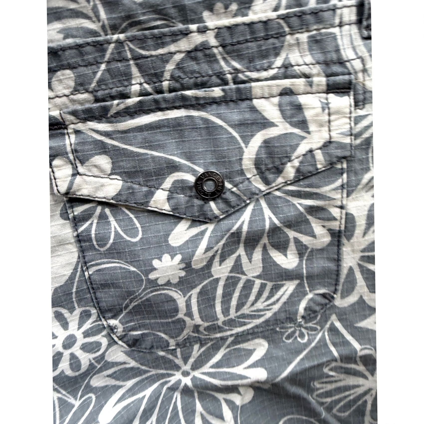 Gloria Vanderbilt Gloria Vanderbilt Capri Pants Womens Grey Floral Drawstring Cargo 16 Size 38" / US 16 / IT 52 - 7 Thumbnail