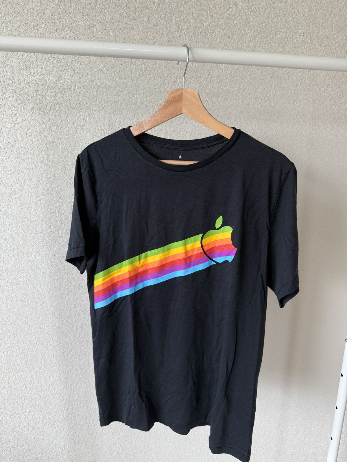 Apple Rainbow Stripe T-shirt Size US M / EU 48-50 / 2 - 3 Thumbnail