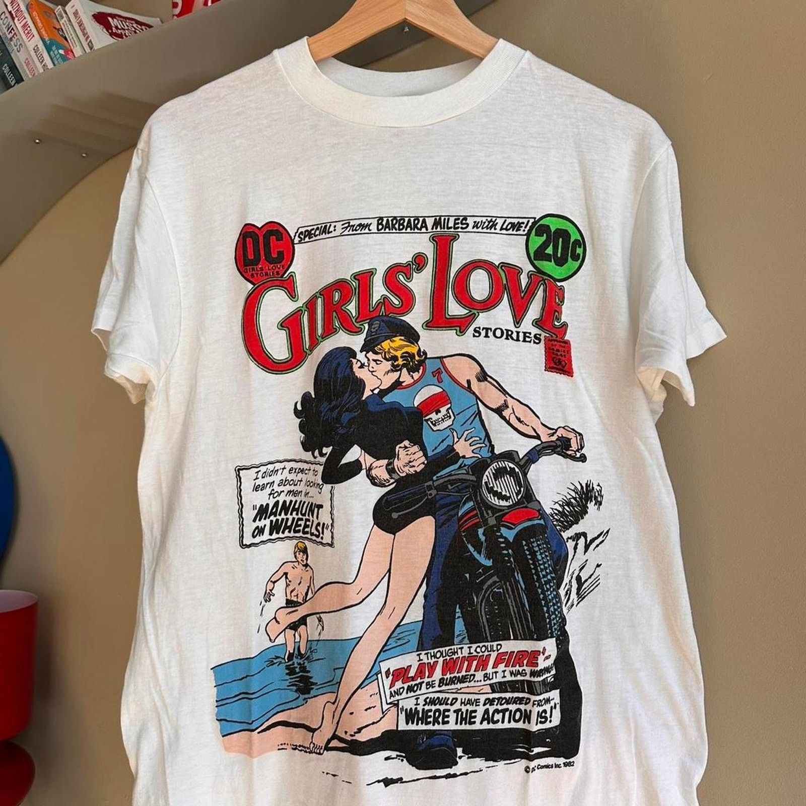 DC Comics × Hanes × Vintage Vintage 1982 DC Girls Love Stories Shirt Size US L / EU 52-54 / 3 - 2 Thumbnail