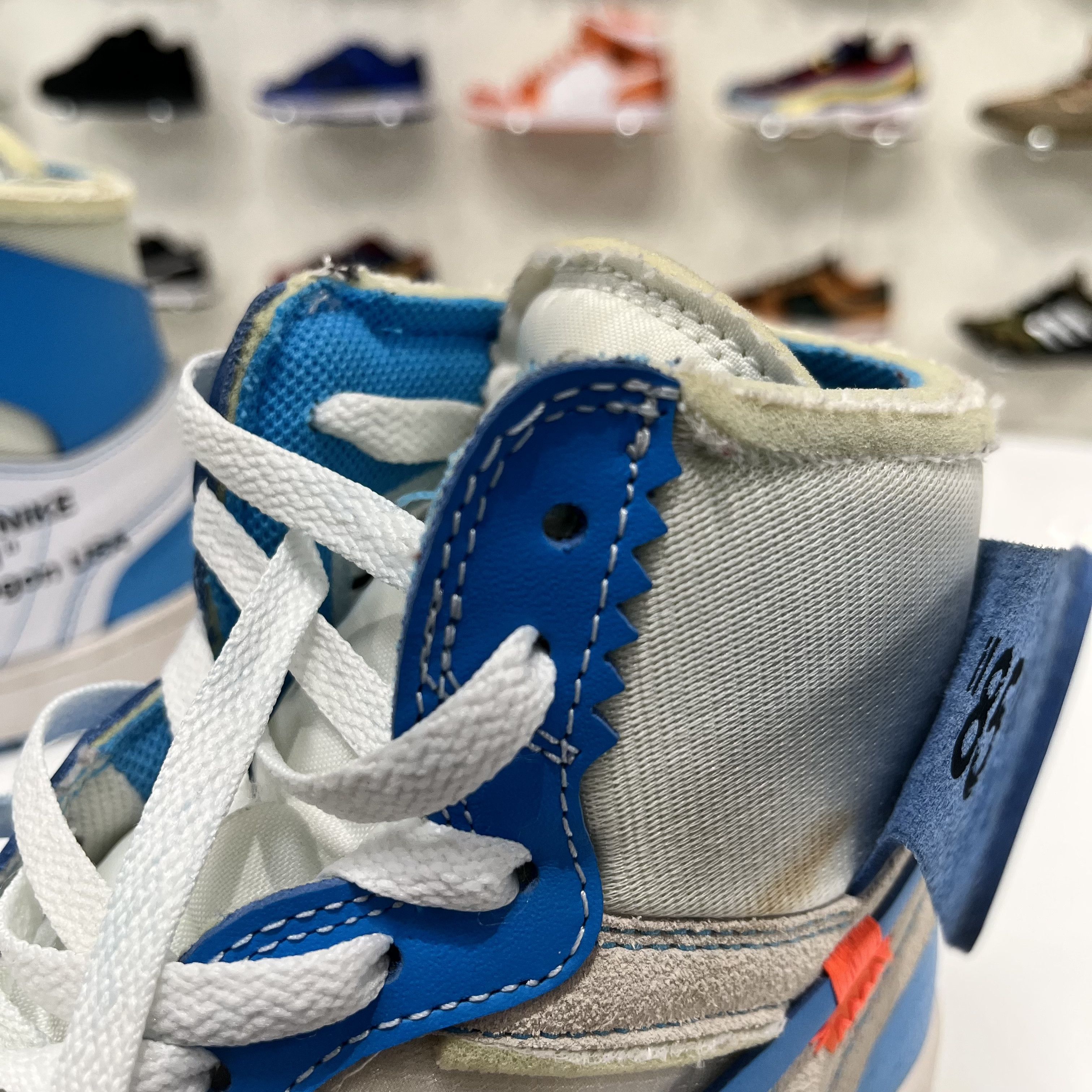 Nike × Off-White Air Jordan 1 Retro High OG x Off-White UNC Size US 8.5 / EU 41-42 - 18 Thumbnail