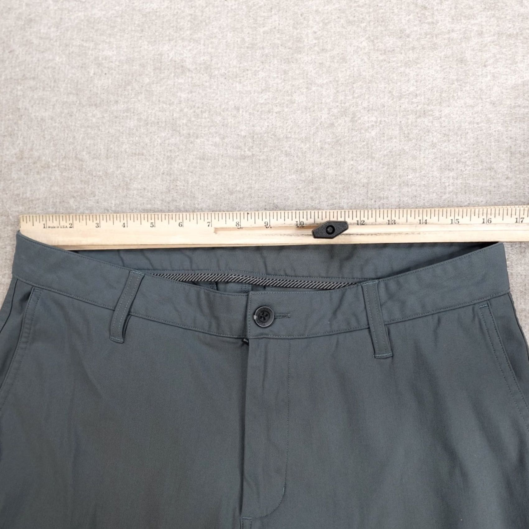 Vuori Vuori Mens Pants 33 Blue Gray Meta Cargo Jogger Cuff Tapered Athletic Style Jogger Mens Blue 33 Pants Size US 33 - 7 Thumbnail