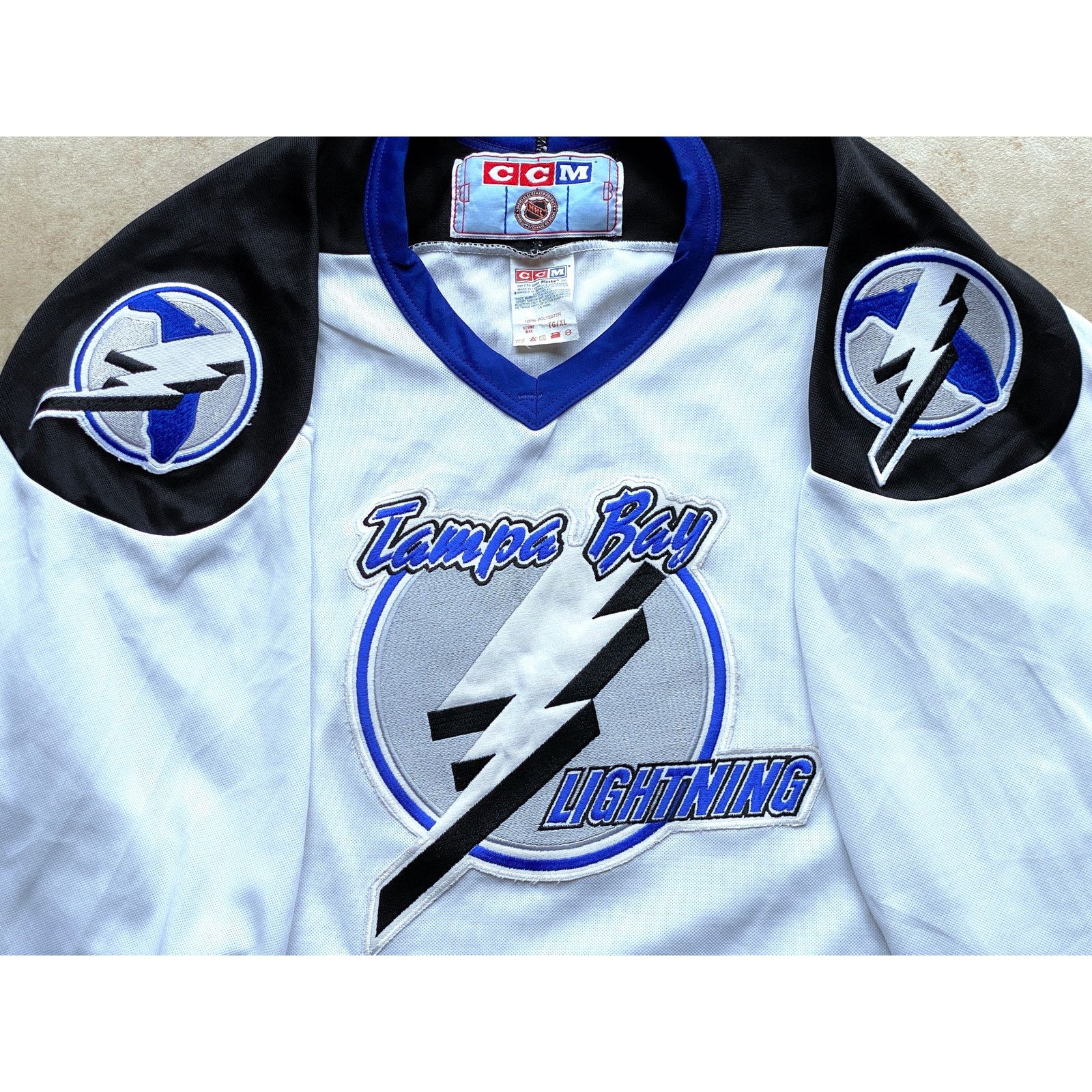 Ccm × NHL Tampa Bay Lightning 90s CCM jersey XL Florida hockey vtg Size US XL / EU 56 / 4 - 1 Thumbnail