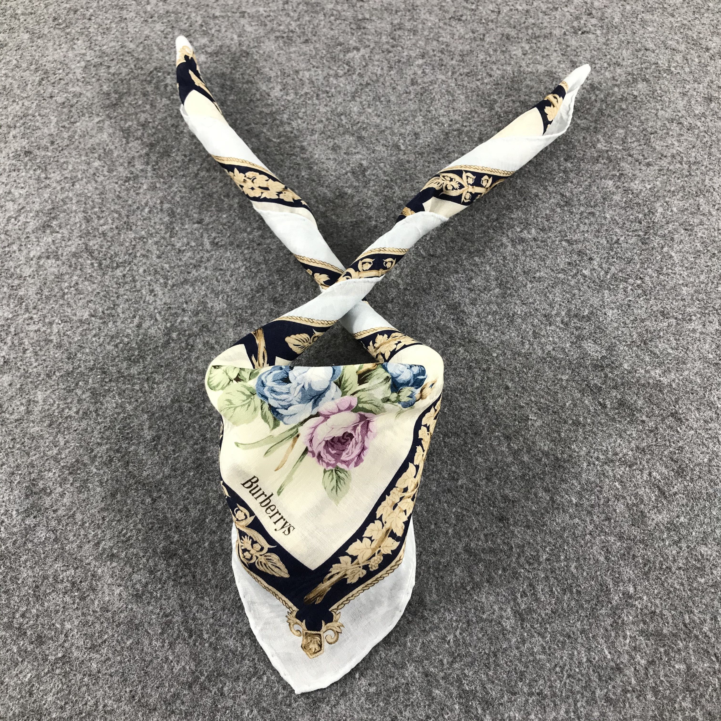 Burberrys Floral Handkerchief Neckerchief Bandana H445