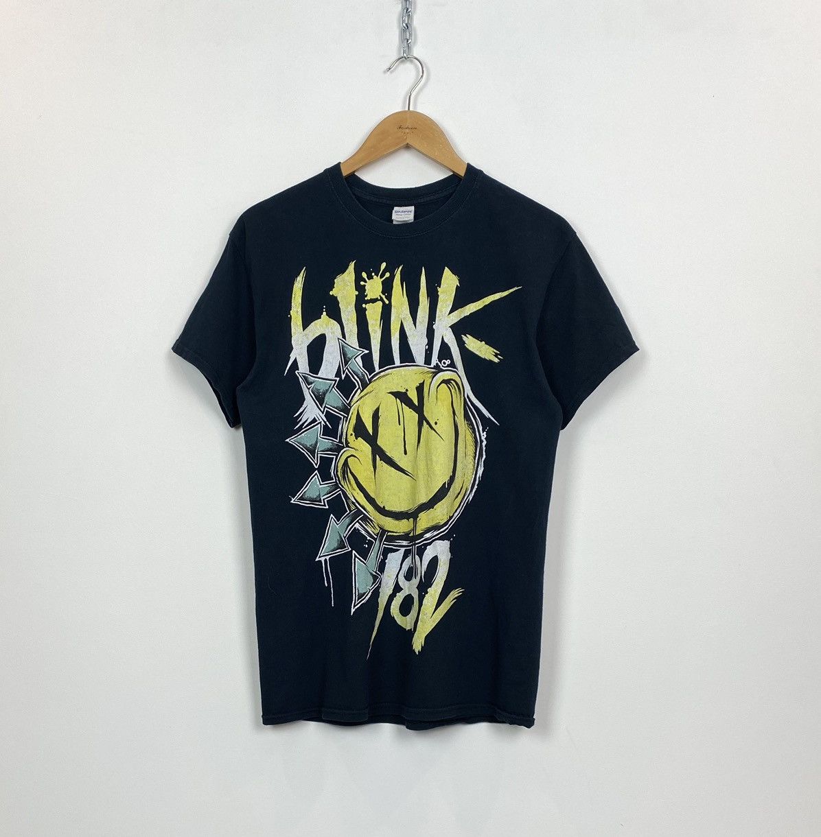 Band Tees Blink-182 Rock Band Tee Graphic Black Top Print Short Sleeve Size US M / EU 48-50 / 2 - 1 Thumbnail
