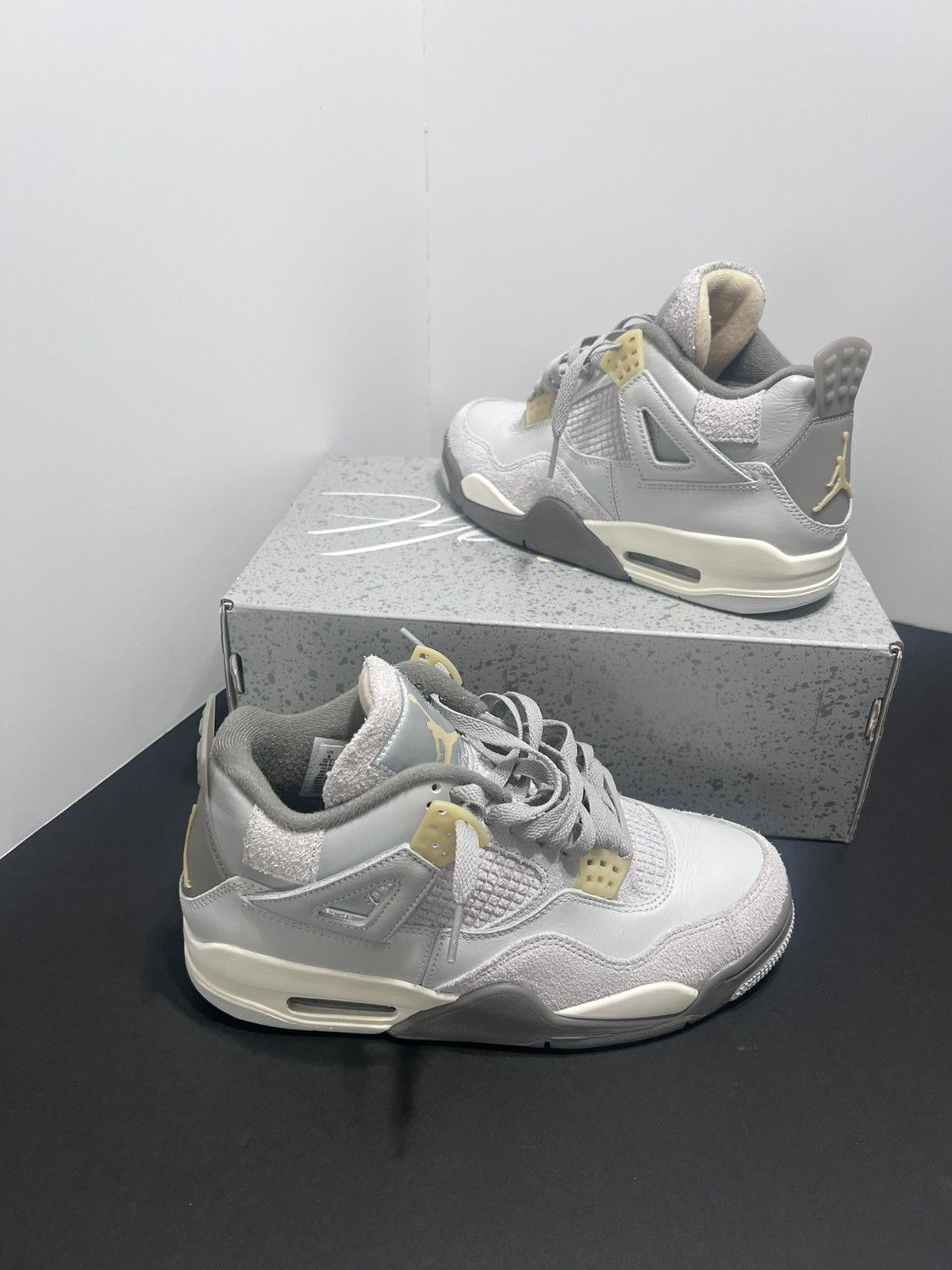 Jordan Brand Air Jordan 4 RETRO SE ‘Photon Dust’ Size US 8 / EU 41 - 2 Thumbnail