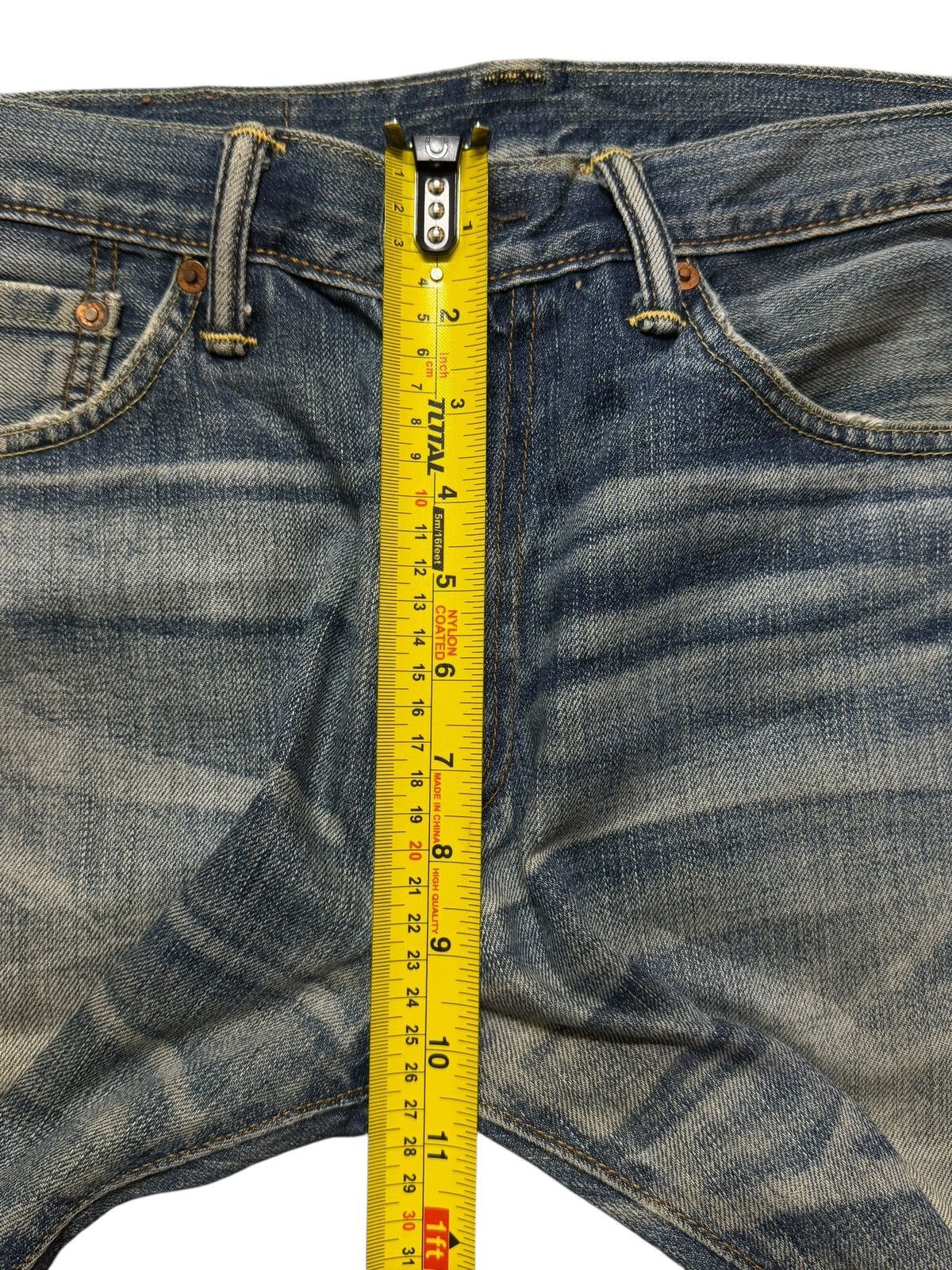 Levi's Vintage Clothing Vintage Y2K Levis 505 Blue Faded Wash Whiskers Distressed Size US 30 / EU 46 - 11 Thumbnail