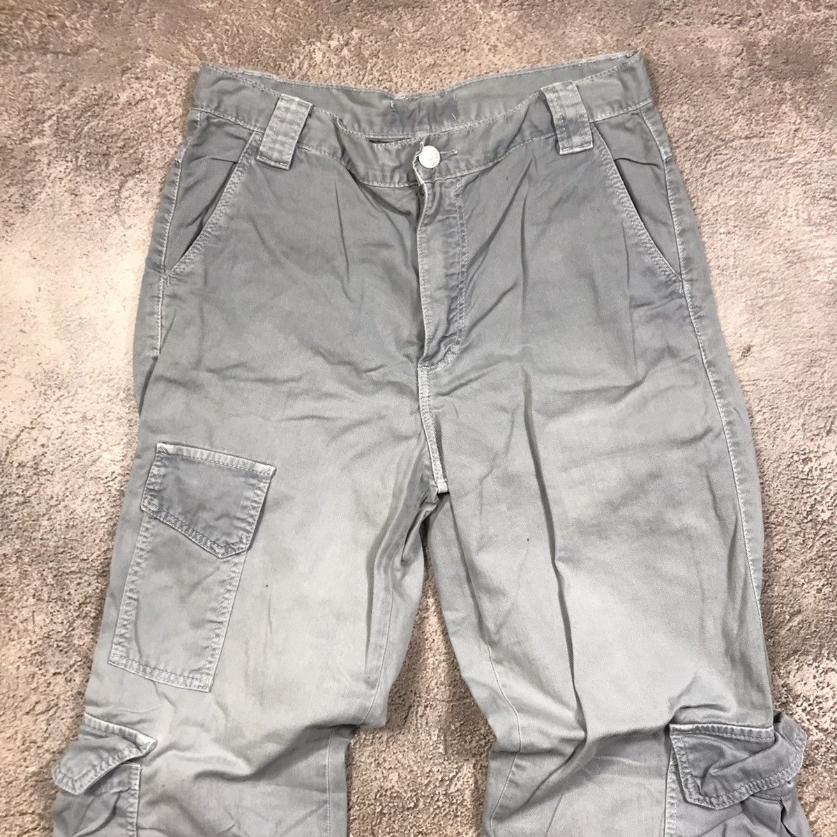 Vintage Y2K Distressed Baggy Cargo Pants Thrashed Techwear Logo 26 Size US 26 / EU 42 - 4 Thumbnail