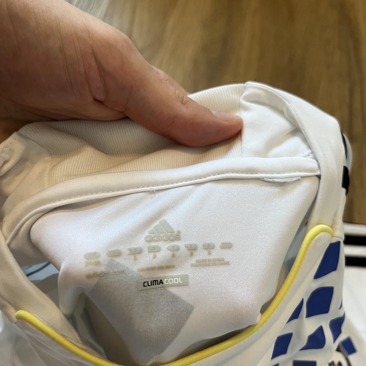 Adidas Chelsea 2010-11 Adidas white and yellow home shirt Size US S / EU 44-46 / 1 - 4 Thumbnail