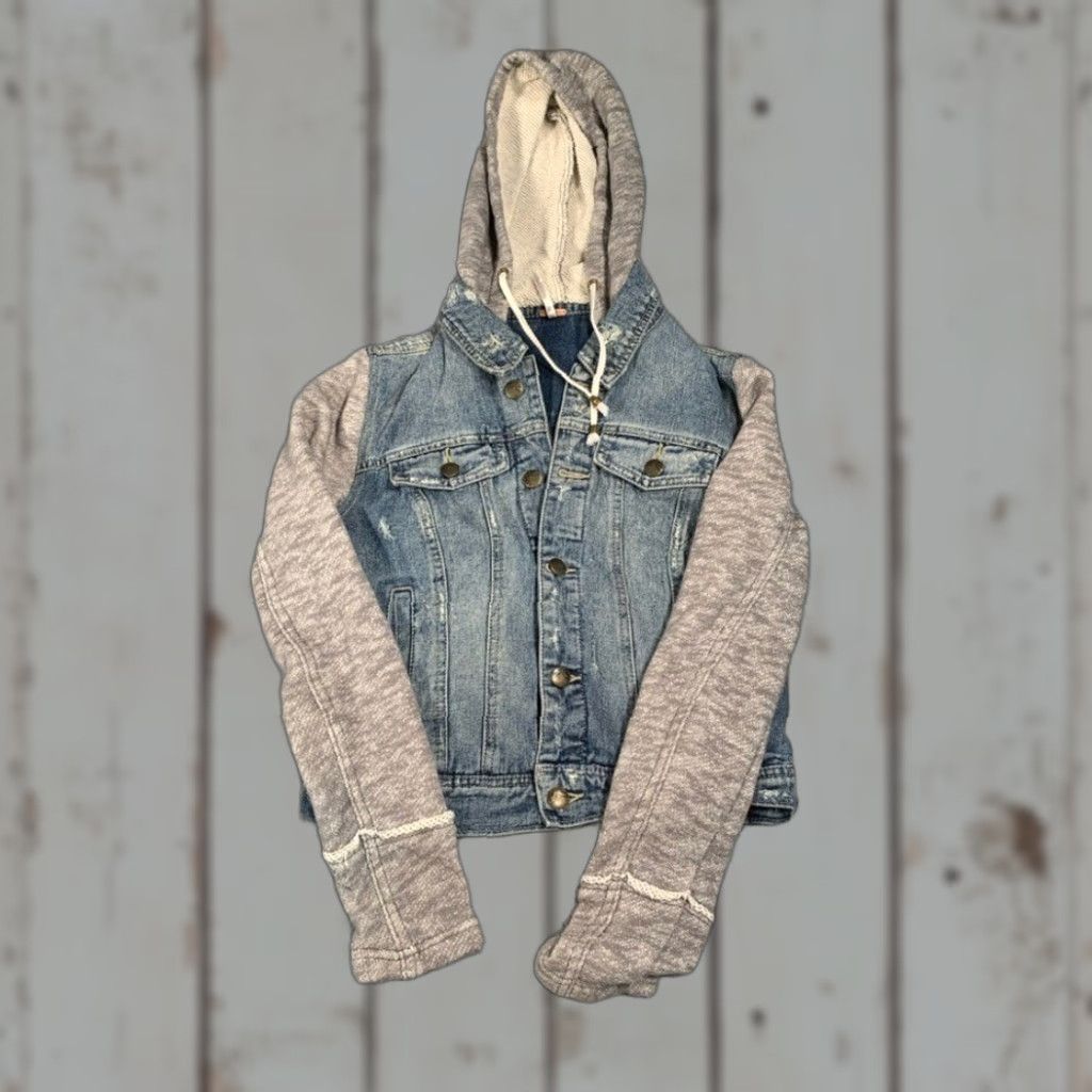 Free People Free People Denim Jacket/ Gray Hoodie Jean jacket XS Size XS / US 0-2 / IT 36-38 - 1 Thumbnail