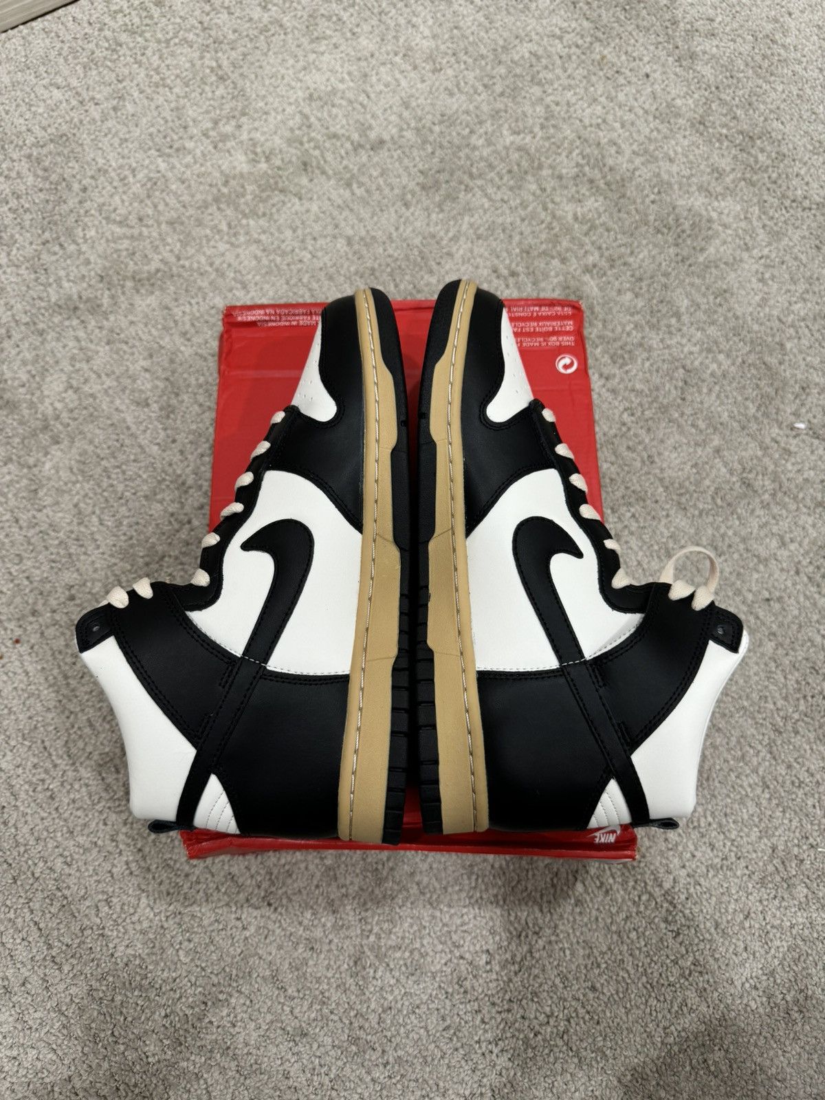 Nike Nike Dunk High OG SE W “Panda” Size US 8 / EU 41 - 17 Thumbnail