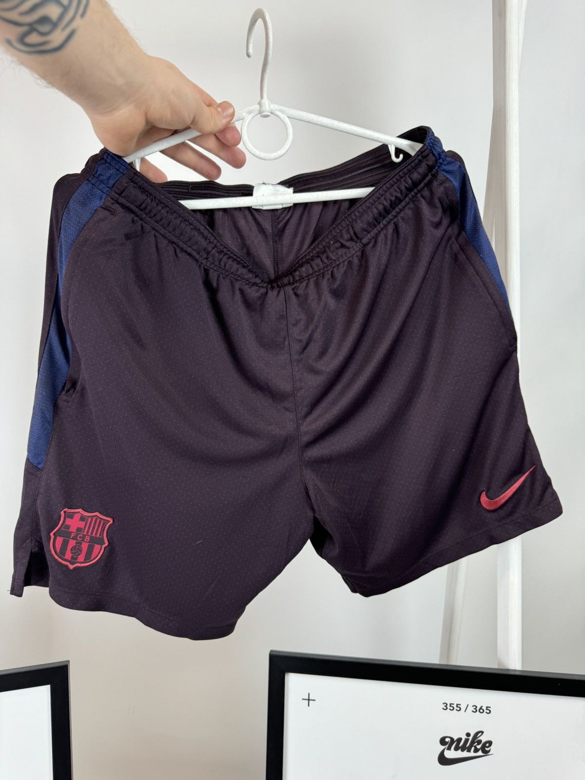 Nike Rare Nike X Barcelona Shorts Size US 34 / EU 50 - 3 Thumbnail