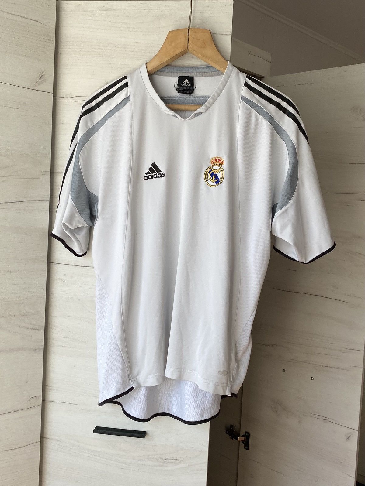 Adidas Real Madrid 04-05 Pre Match Training Soccer Jersey Adidas Size US L / EU 52-54 / 3 - 1 Thumbnail