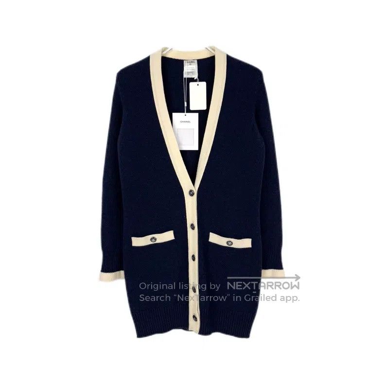 Chanel Chanel Dark blue and white classic logo cashmere medium an Size XS / US 0-2 / IT 36-38 - 1 Thumbnail