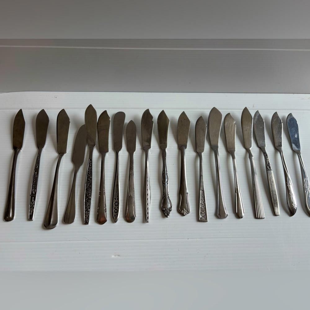 Designer 18 Vintage Butter Knives Size ONE SIZE - 1 Thumbnail