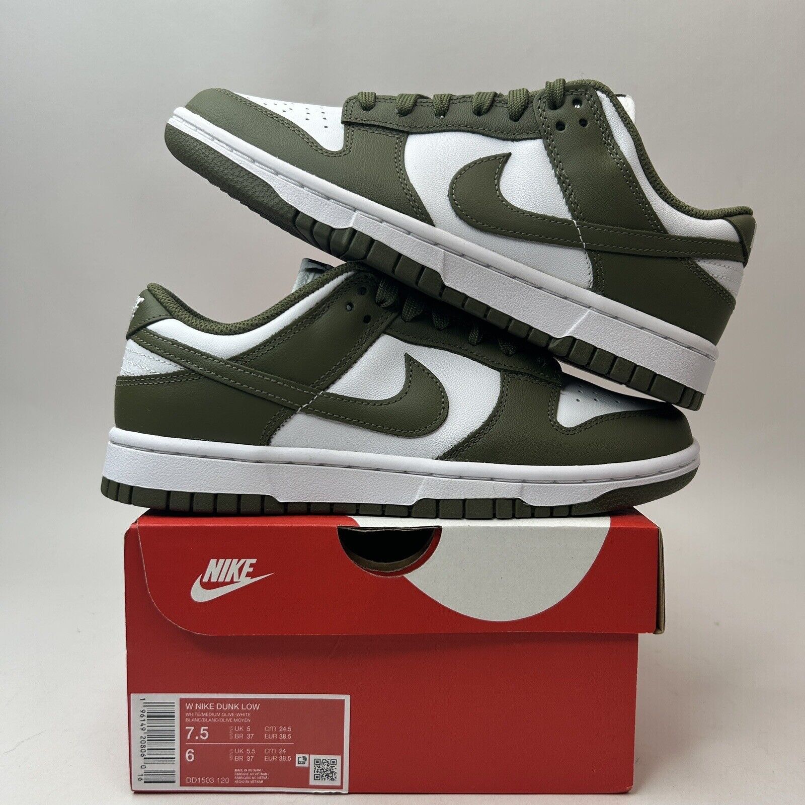 Nike Nike Dunk Low WMNS “Medium Olive” 2023 Size US 7.5 / IT 37.5 - 1 Thumbnail