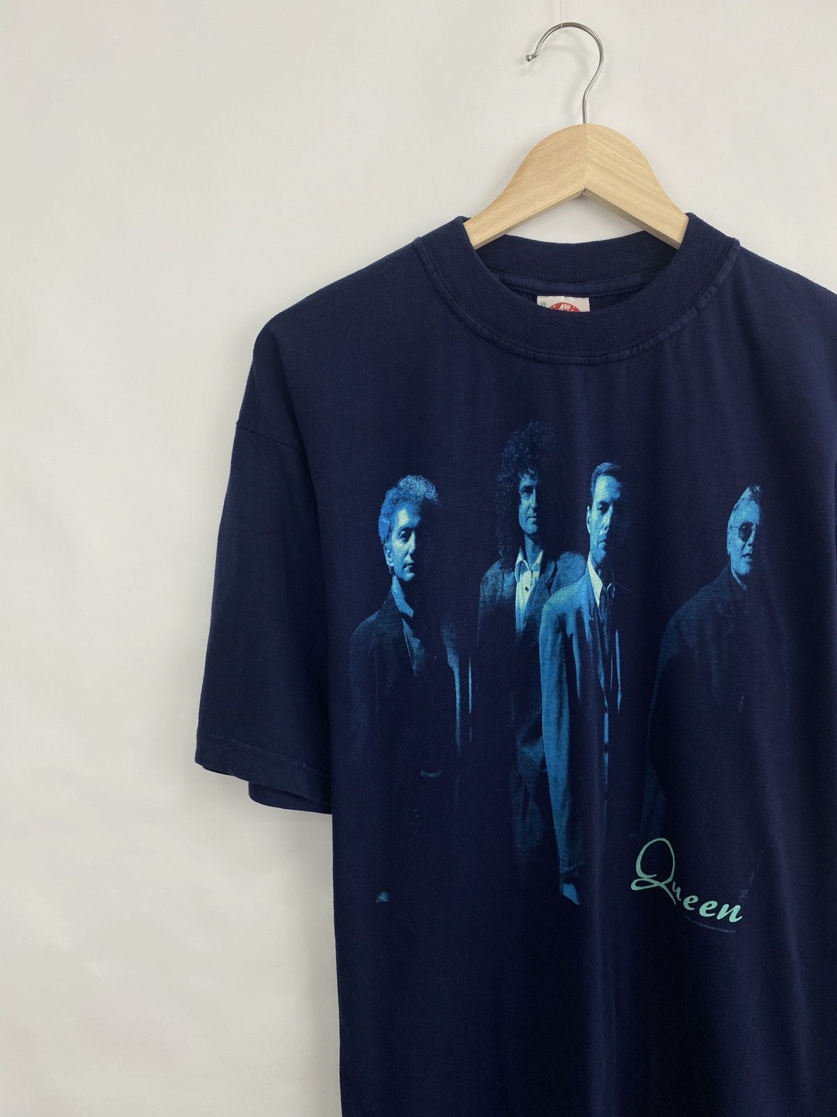 Band Tees Vintage 1994 Queen Rare T-Shirt Retro Size US XL / EU 56 / 4 - 2 Thumbnail