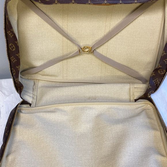 Louis Vuitton Louis Vuitton Sirius 45 Soft Suitcase in Monogram Canvas Size ONE SIZE - 6 Thumbnail