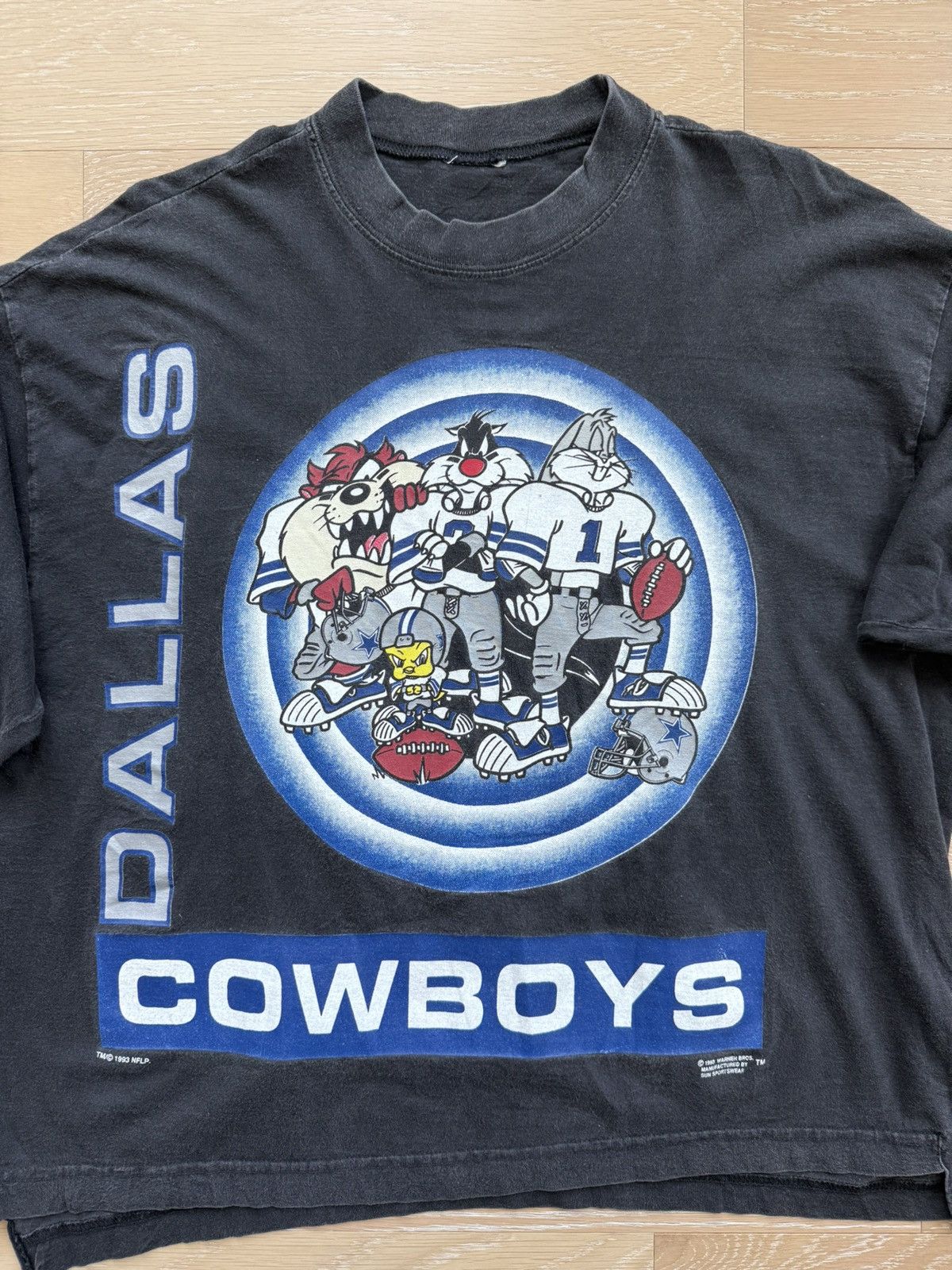 NFL Vintage ‘93 Dallas Cowboys Looney Tunes Long Sleeve Shirt Size L / US 10 / IT 46 - 1 Thumbnail