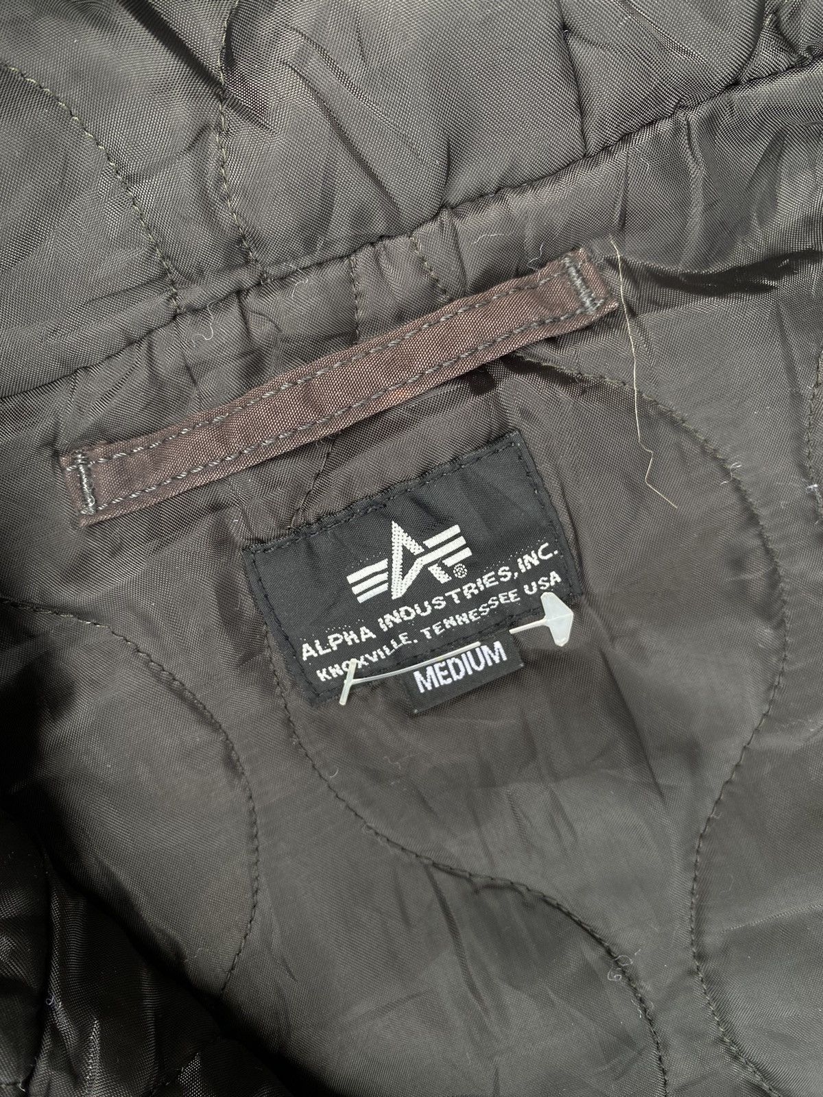 Alpha Industries Distressed Alpha Industries Bombers Jacket Size M / US 6-8 / IT 42-44 - 8 Thumbnail