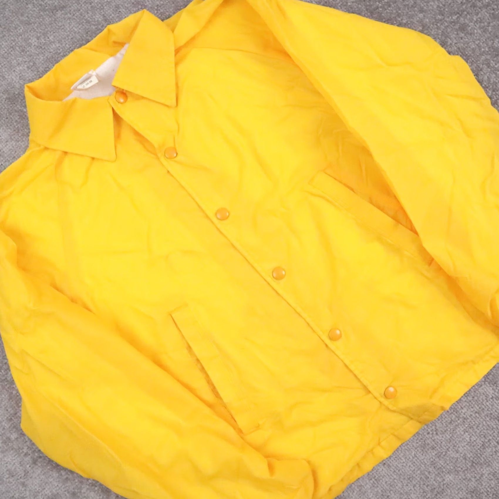 Jerzees VINTAGE JERZEES Russell Small Yellow Long Sleeve Satin Snap Collared Jacket Mens 80s Outdoor Sports Size US S / EU 44-46 / 1 - 7 Thumbnail