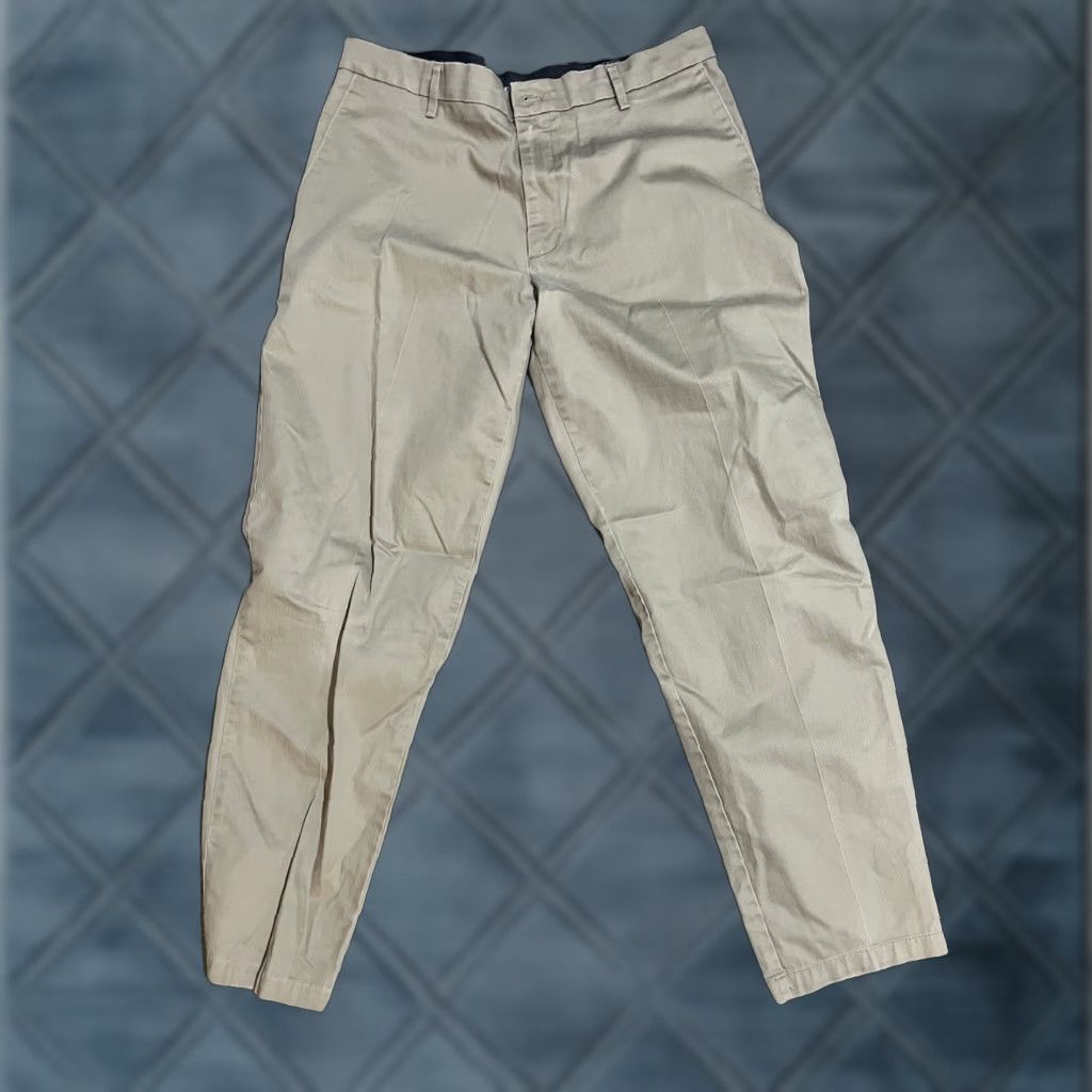 Dockers Dockers Size 36x32 Relaxed Fit Dress Pants Khaki Beige Chino Flat Front Mens Size US 36 / EU 52 - 1 Thumbnail