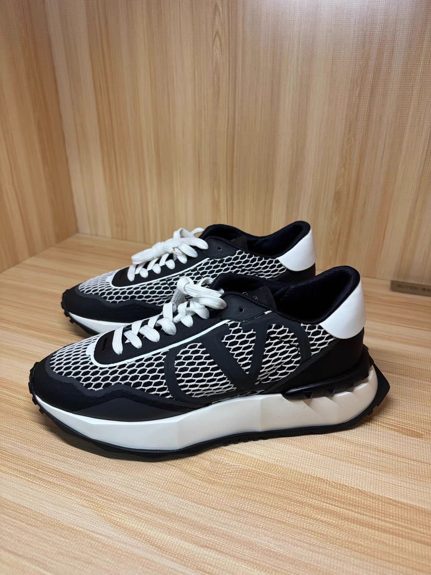 Valentino Valentino Double Layer Mesh Sneakers K6 Size US 8 / EU 41 - 1 Thumbnail