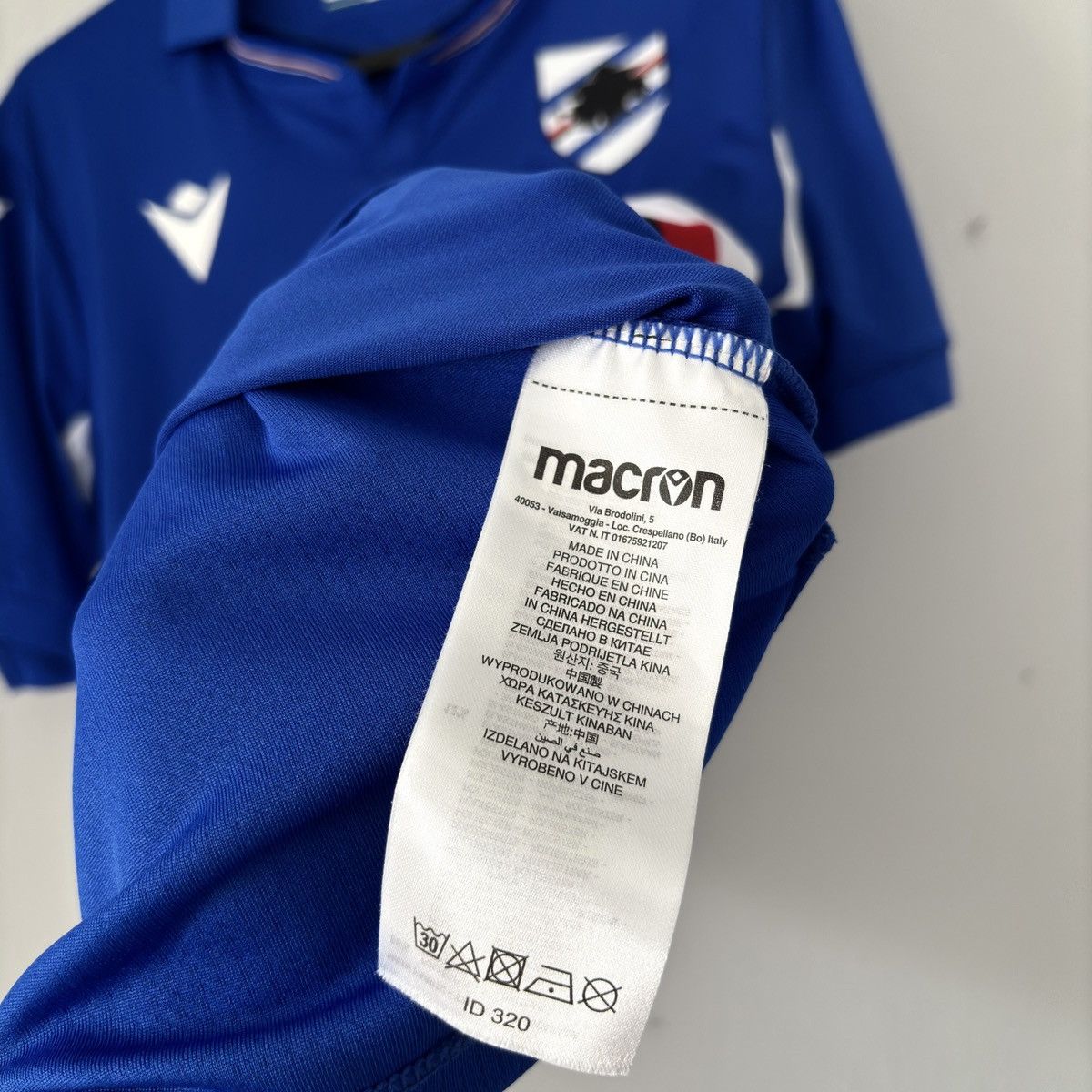 Macron 2020 2021 Sampdoria Italy Macron Soccer Jersey Shirt Tee Kit Size US S / EU 44-46 / 1 - 5 Thumbnail