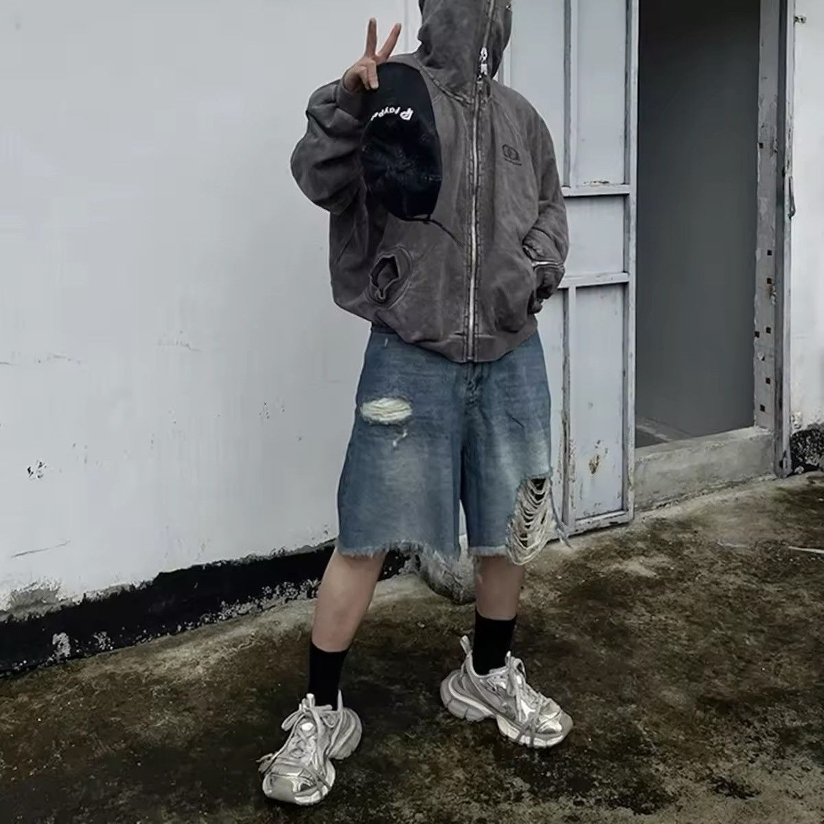 Japanese Brand × Jean Hole Washed Fringe Denim Shorts Size US 34 / EU 50 - 3 Thumbnail