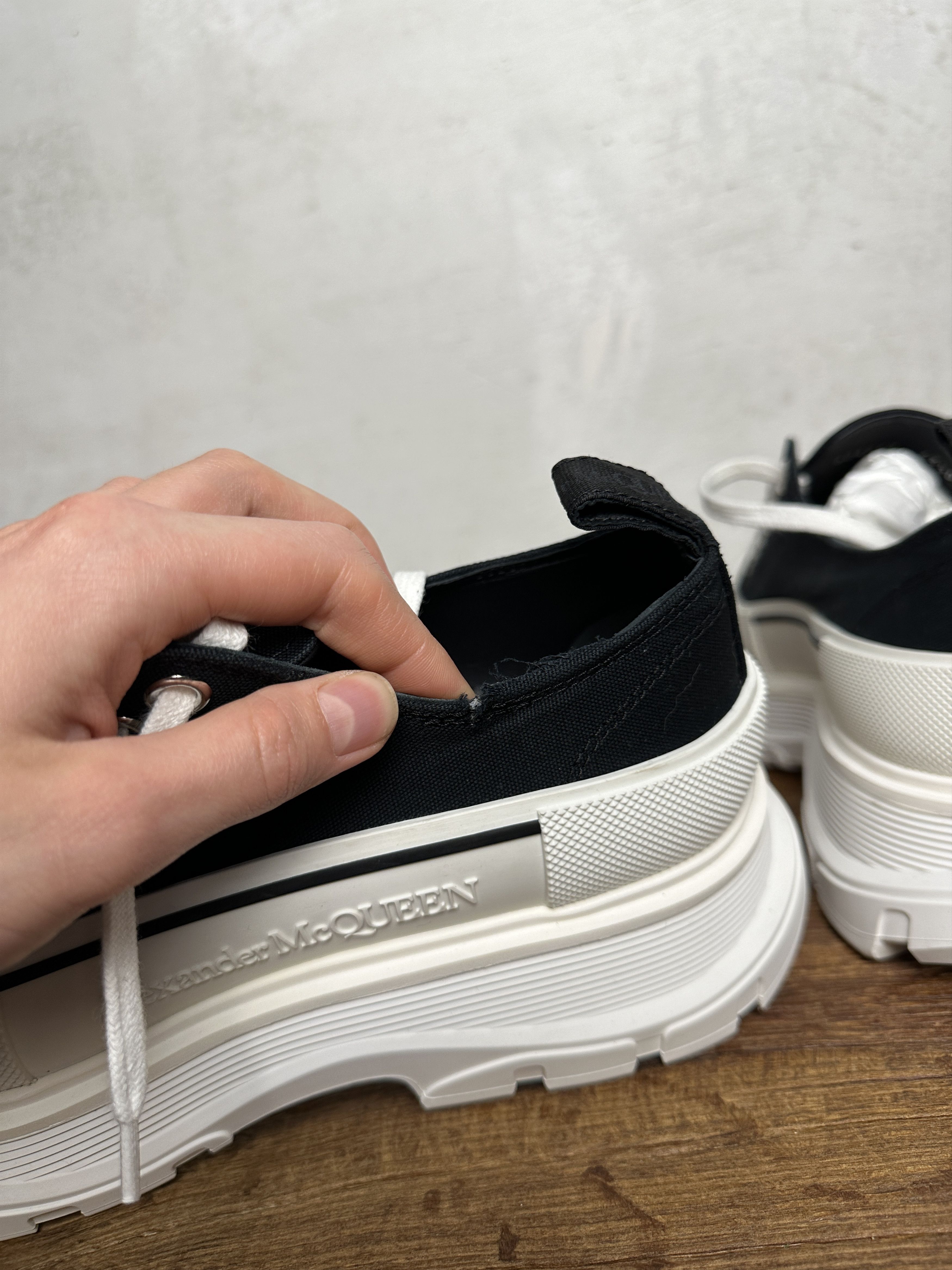 Alexander McQueen ALEXANDER MCQUEEN White Tread Slick Low Sneakers Size US 10 / EU 43 - 14 Thumbnail