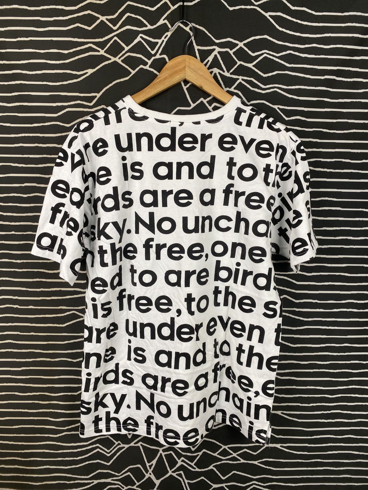 Japanese Brand Earthgrand "No One Is Free" All Over Print T-Shirt Size US L / EU 52-54 / 3 - 2 Thumbnail