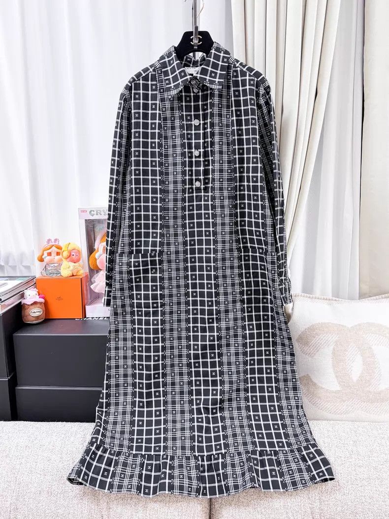Chanel Chanel 23A handicraft workshop full black and white colour Size S / US 4 / IT 40 - 1 Thumbnail