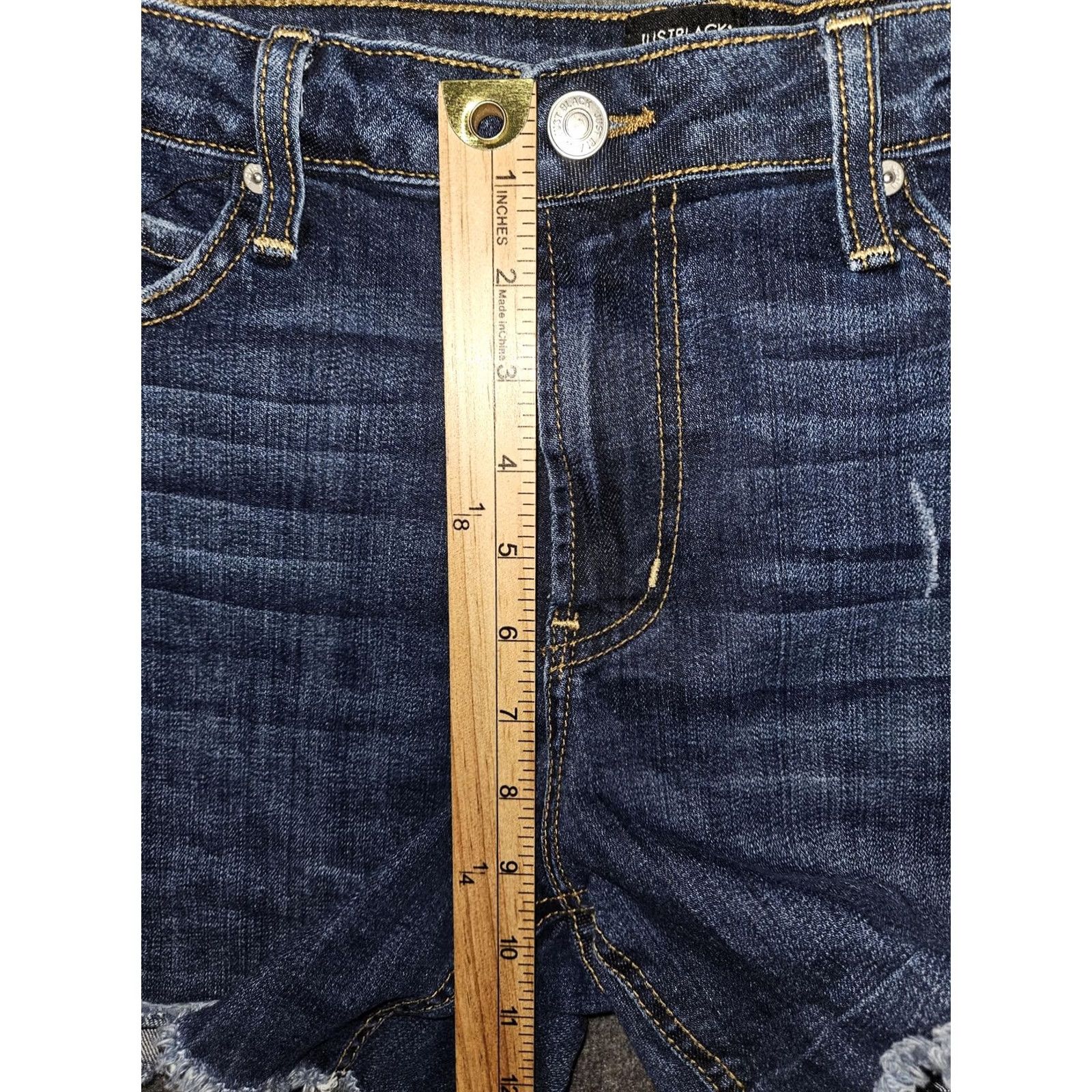 Denime JUST BLACK Shorts Womens 29 Blue Denim Distressed Cut-Off Raw Hem Made USA Denim Shorts Womens 29 Blue Stretch Pocket 5-Pocket Casual Summer Size 29" - 5 Thumbnail