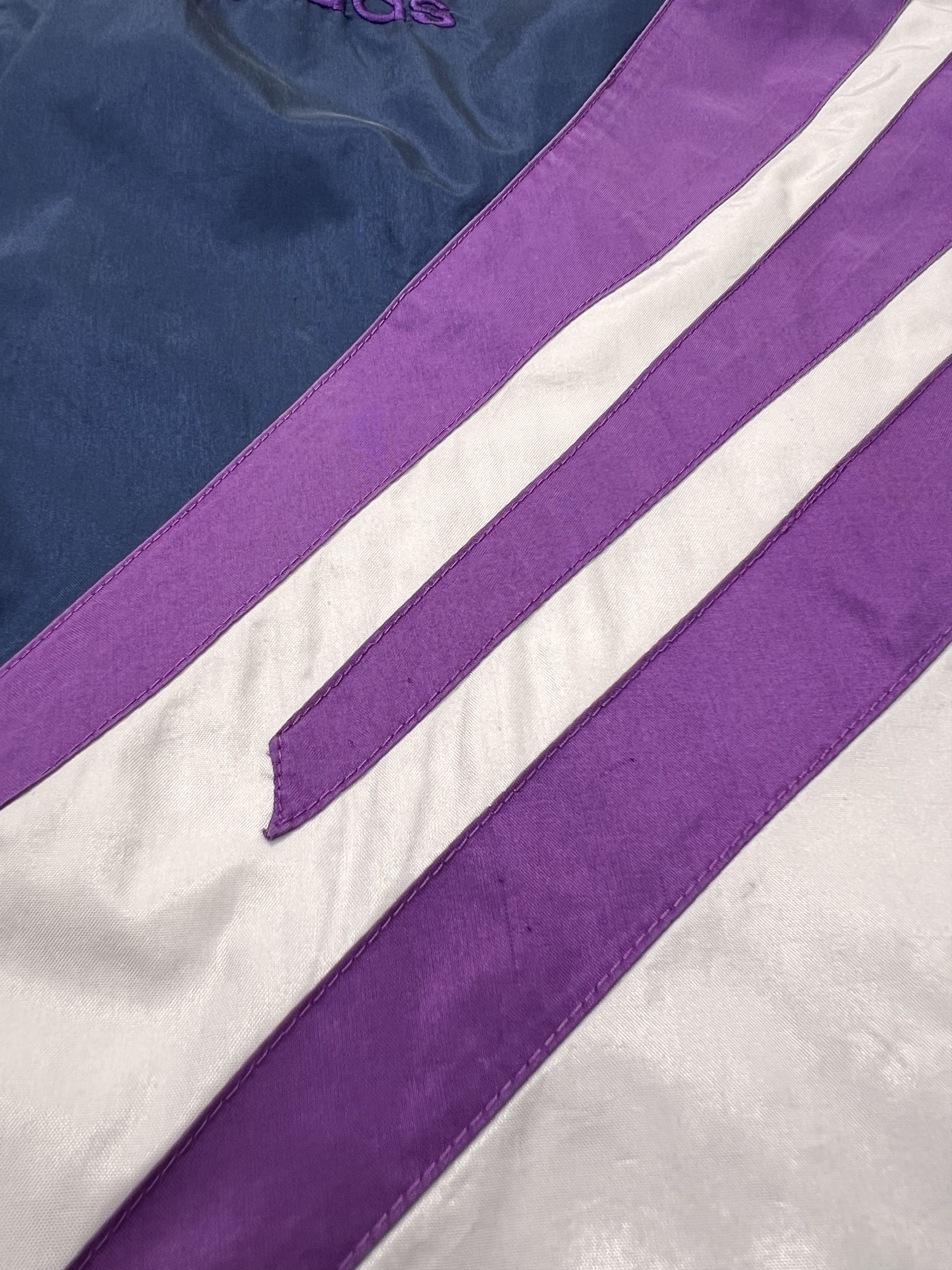 Adidas Vintage Adidas Chevron Panel Windbreaker Jacket - Size L Size US L / EU 52-54 / 3 - 21 Thumbnail