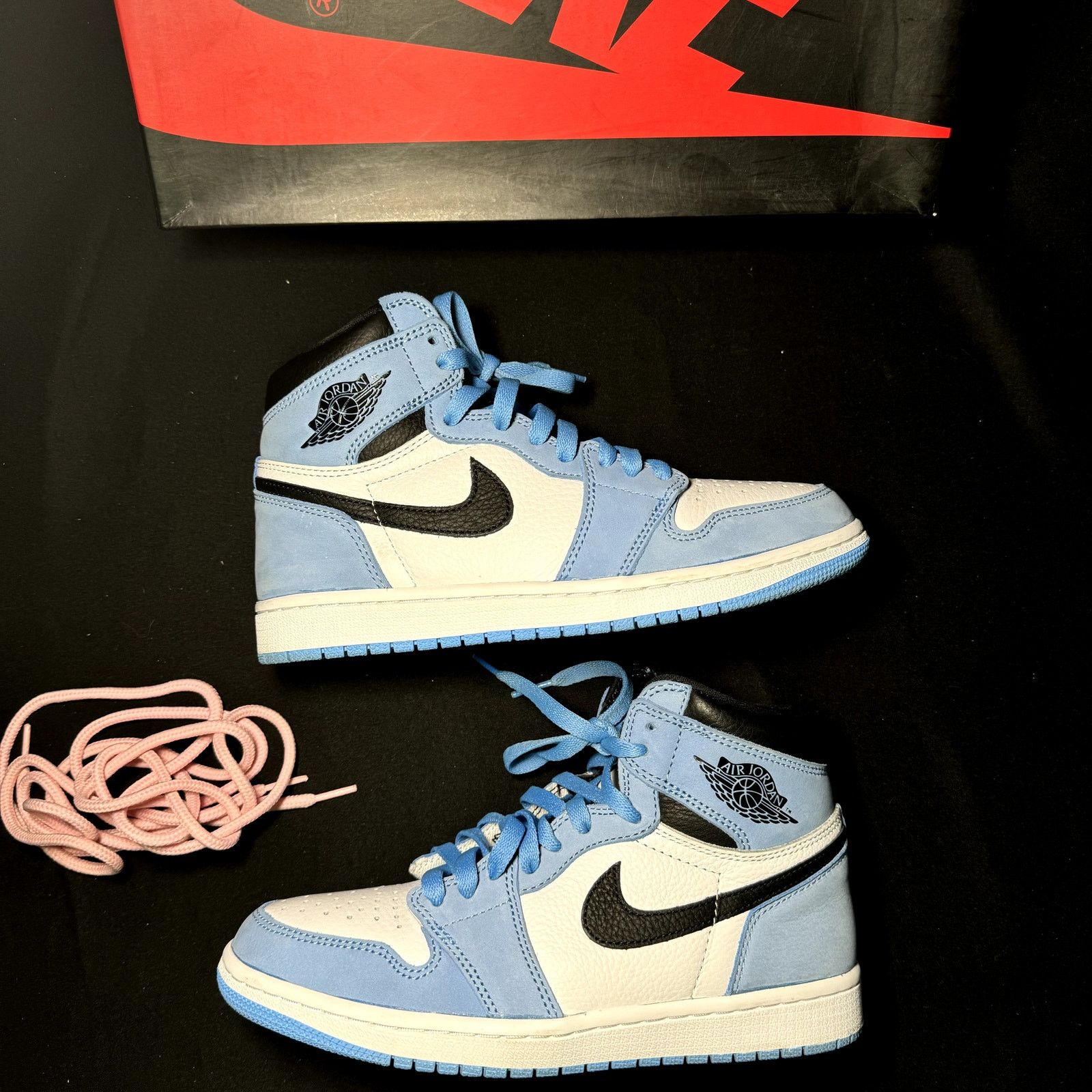 Jordan Brand × Nike Nike Air Jordan 1 Retro High OG University Blue - Size 7 Size US 7 / EU 40 - 3 Thumbnail