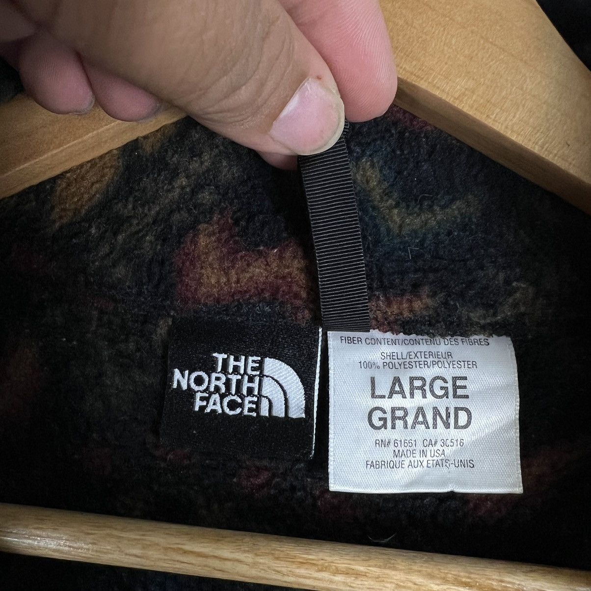 The North Face 🔥90’s Vintage The North Face Navajo Aztec Design Fleece Size US L / EU 52-54 / 3 - 14 Thumbnail