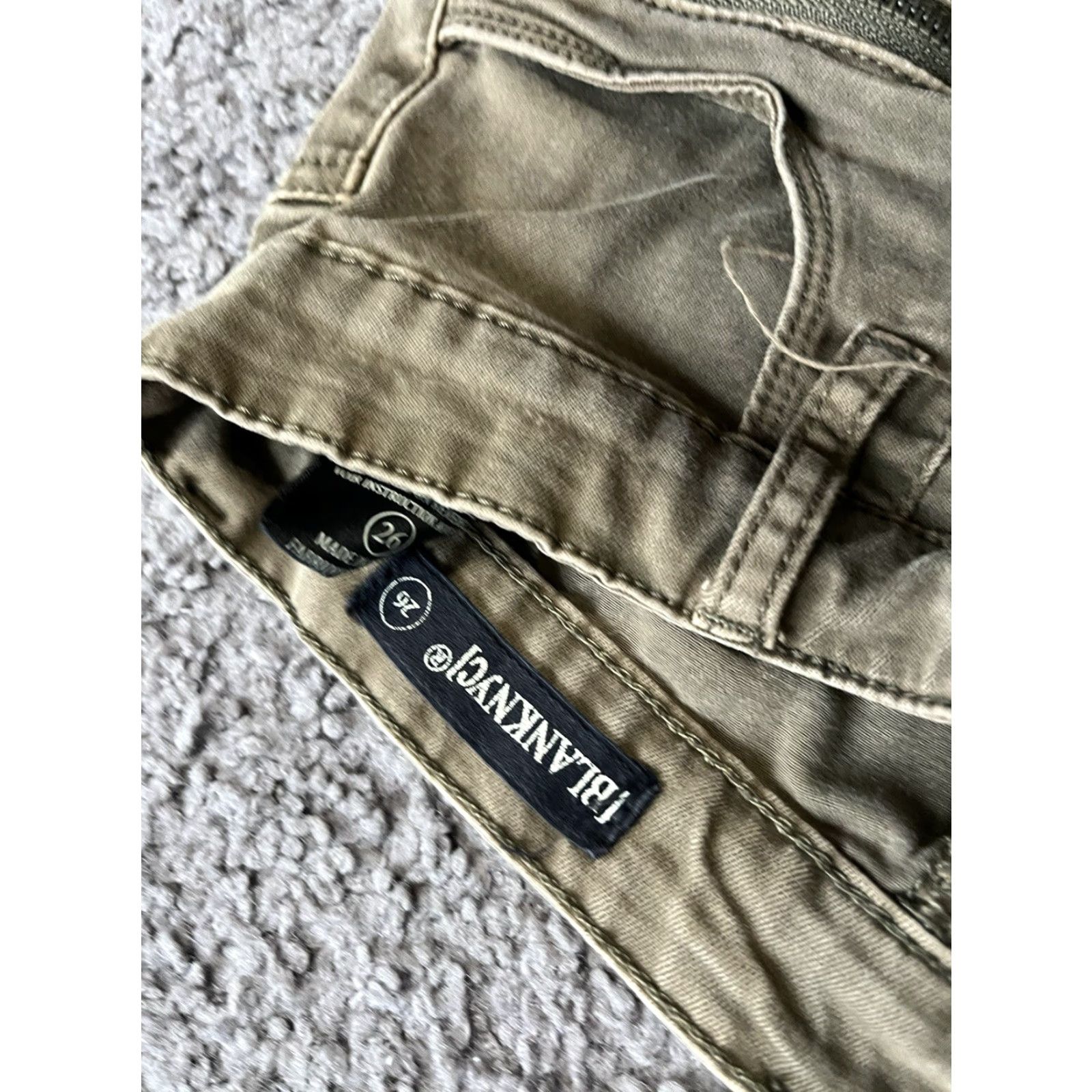 Vintage BLANKNYC Denim Olive Green Utility Pants 26 Zipper Accent Skinny Army Cargo Women Pants 26 Olive Green Zipper Army Skinny Denim Cargo Women Size 26" / US 2 / IT 38 - 5 Thumbnail