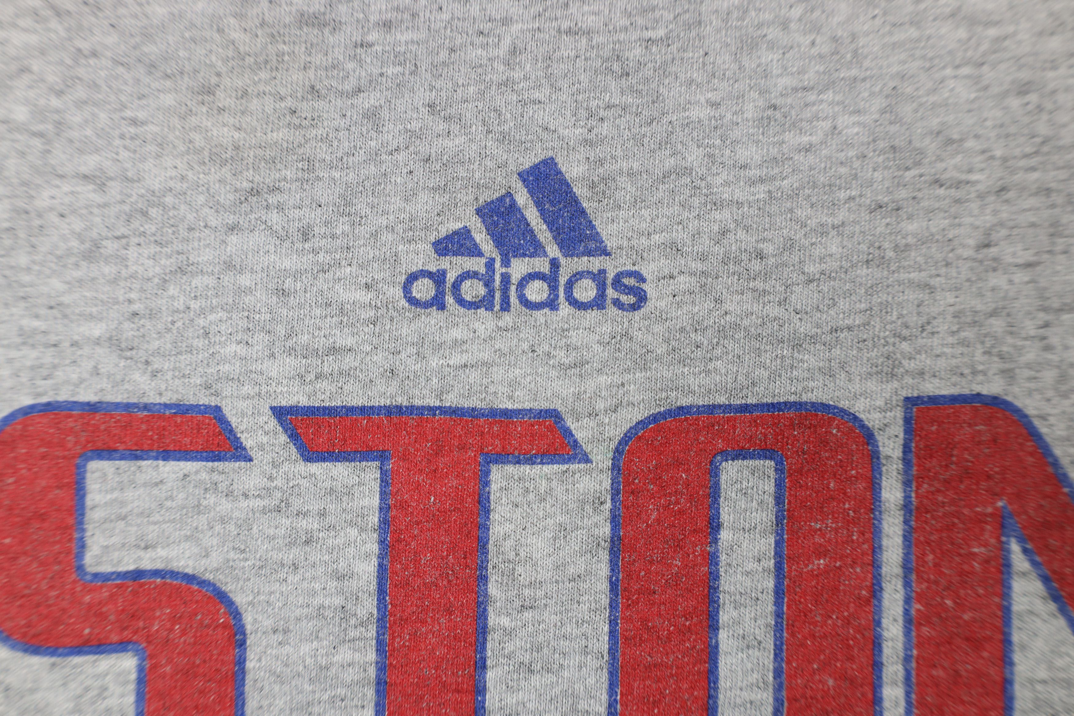 Adidas × Vintage Vintage Adidas Spell Out Detroit Pistons Basketball T-Shirt Size US M / EU 48-50 / 2 - 5 Thumbnail