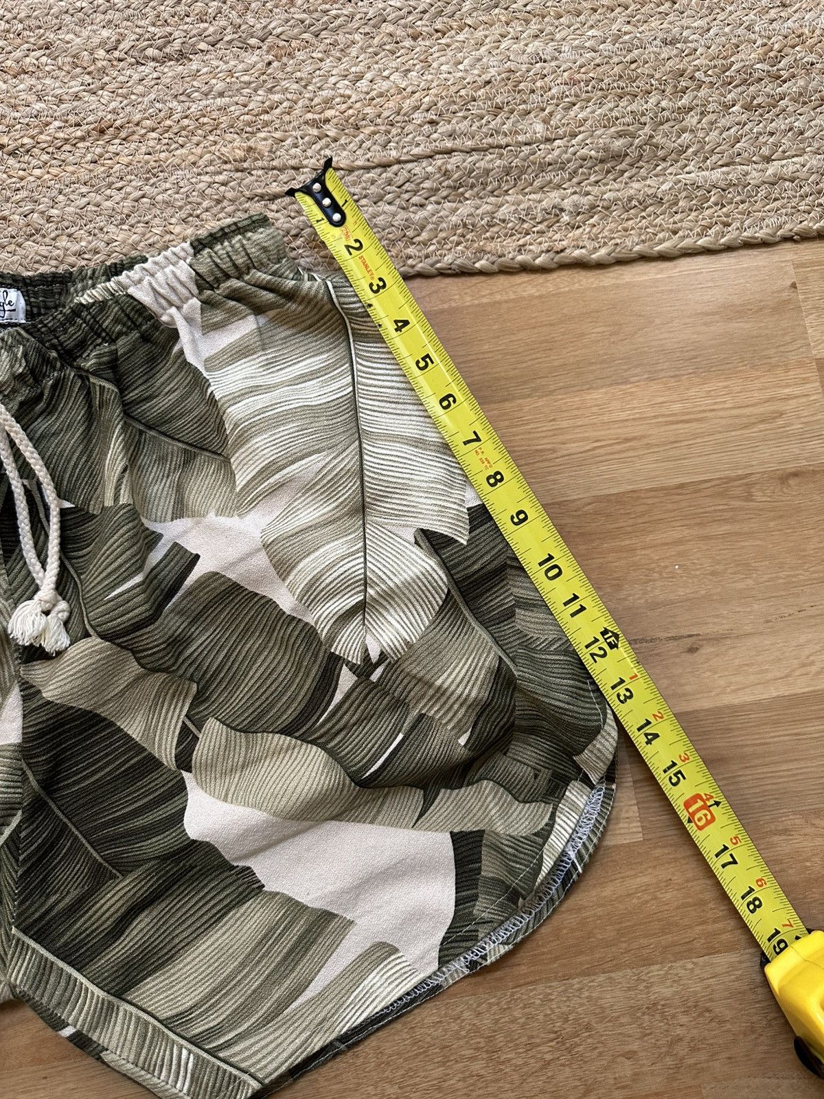 Jungle Gurl JungleGurl banana leaf shorts Size US 36 / EU 52 - 7 Thumbnail